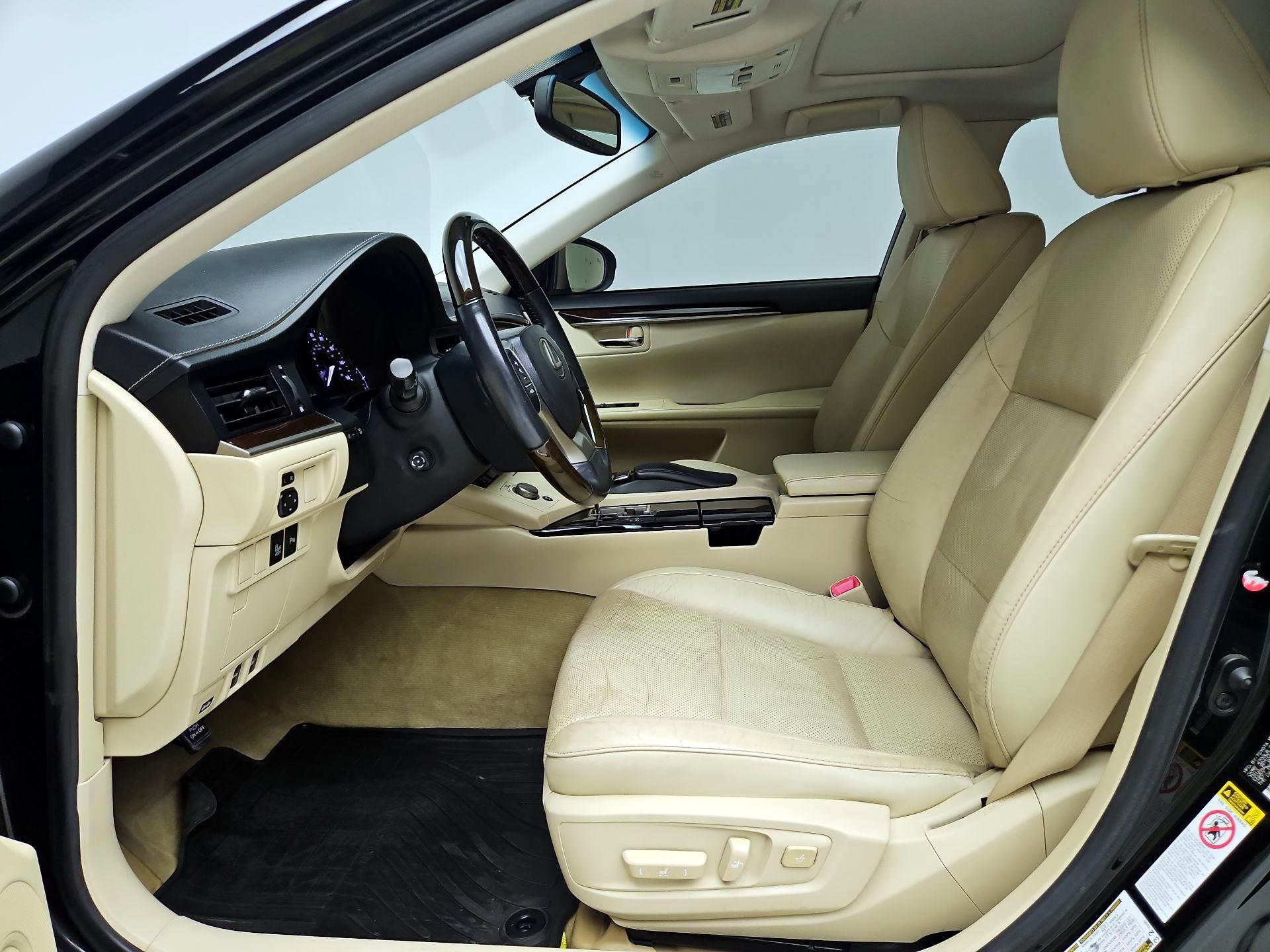 Thumbnail: 2013 Lexus ES - 11