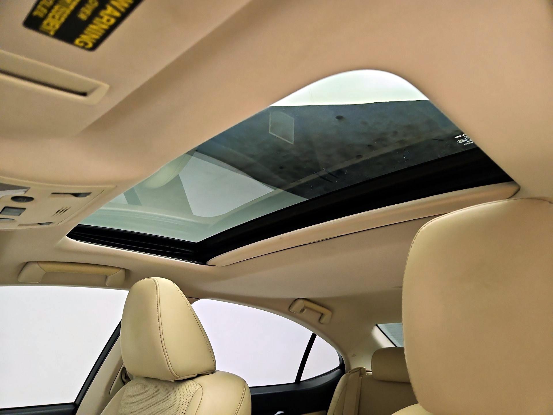 Thumbnail: 2013 Lexus ES - 20