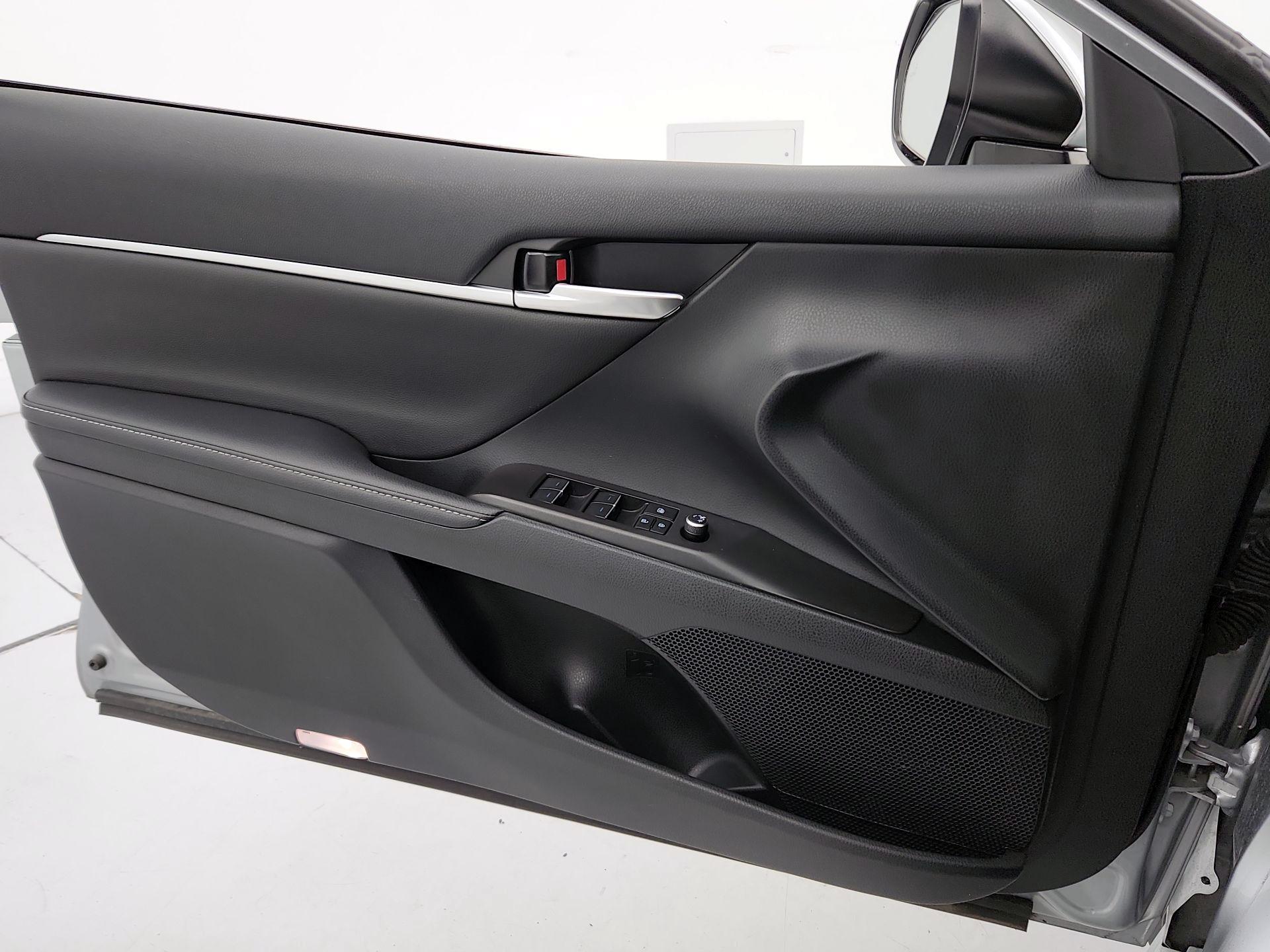 Thumbnail: 2023 Toyota Camry - 12