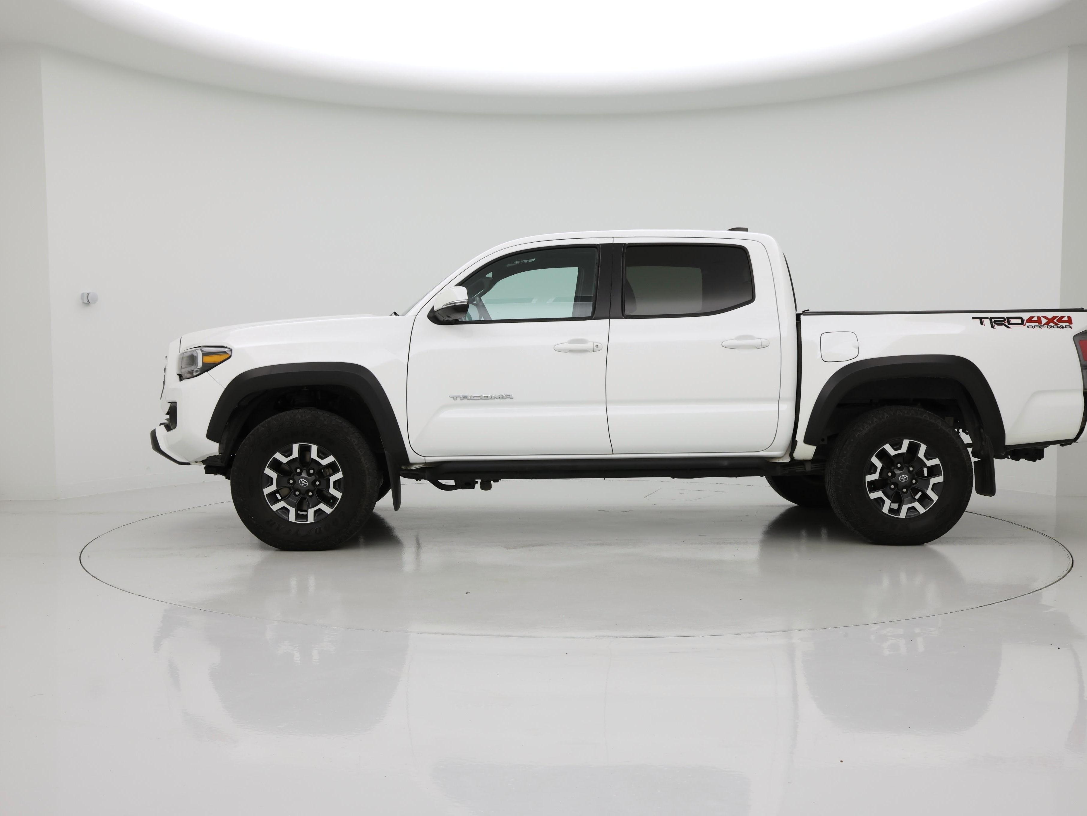 Thumbnail: 2022 Toyota Tacoma - 3