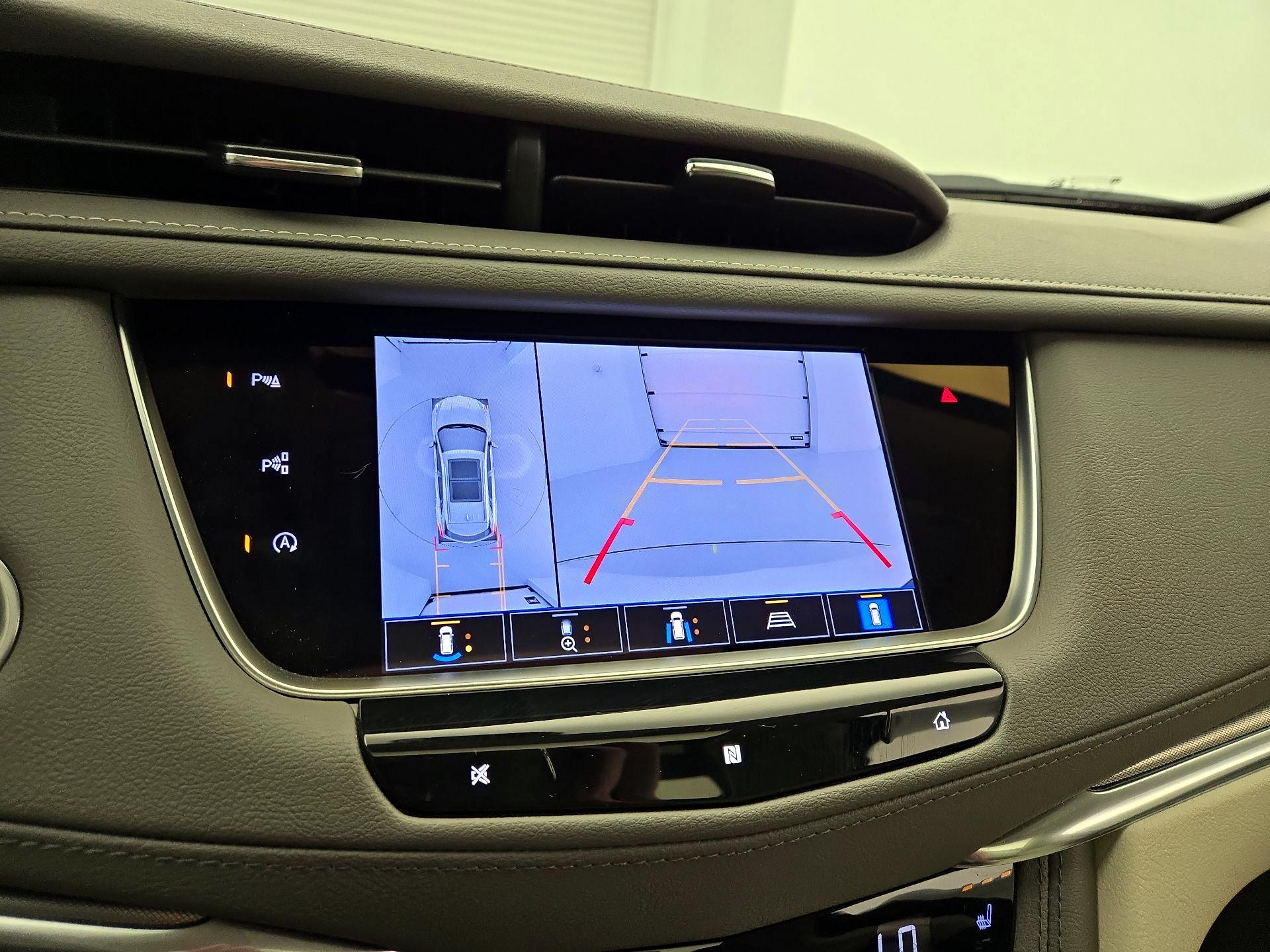 Thumbnail: 2021 Cadillac XT5 - 15