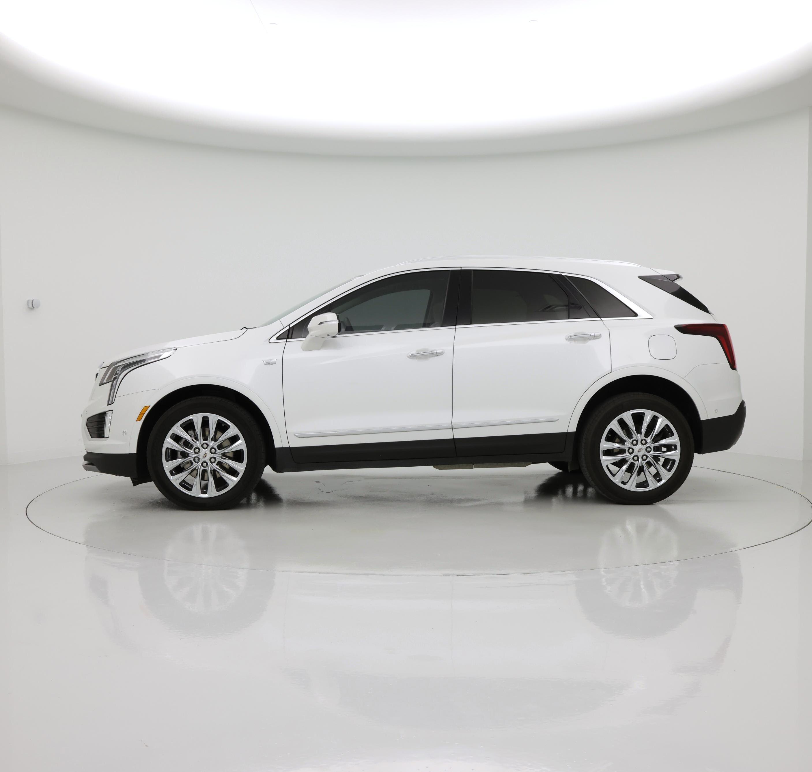 Thumbnail: 2021 Cadillac XT5 - 3