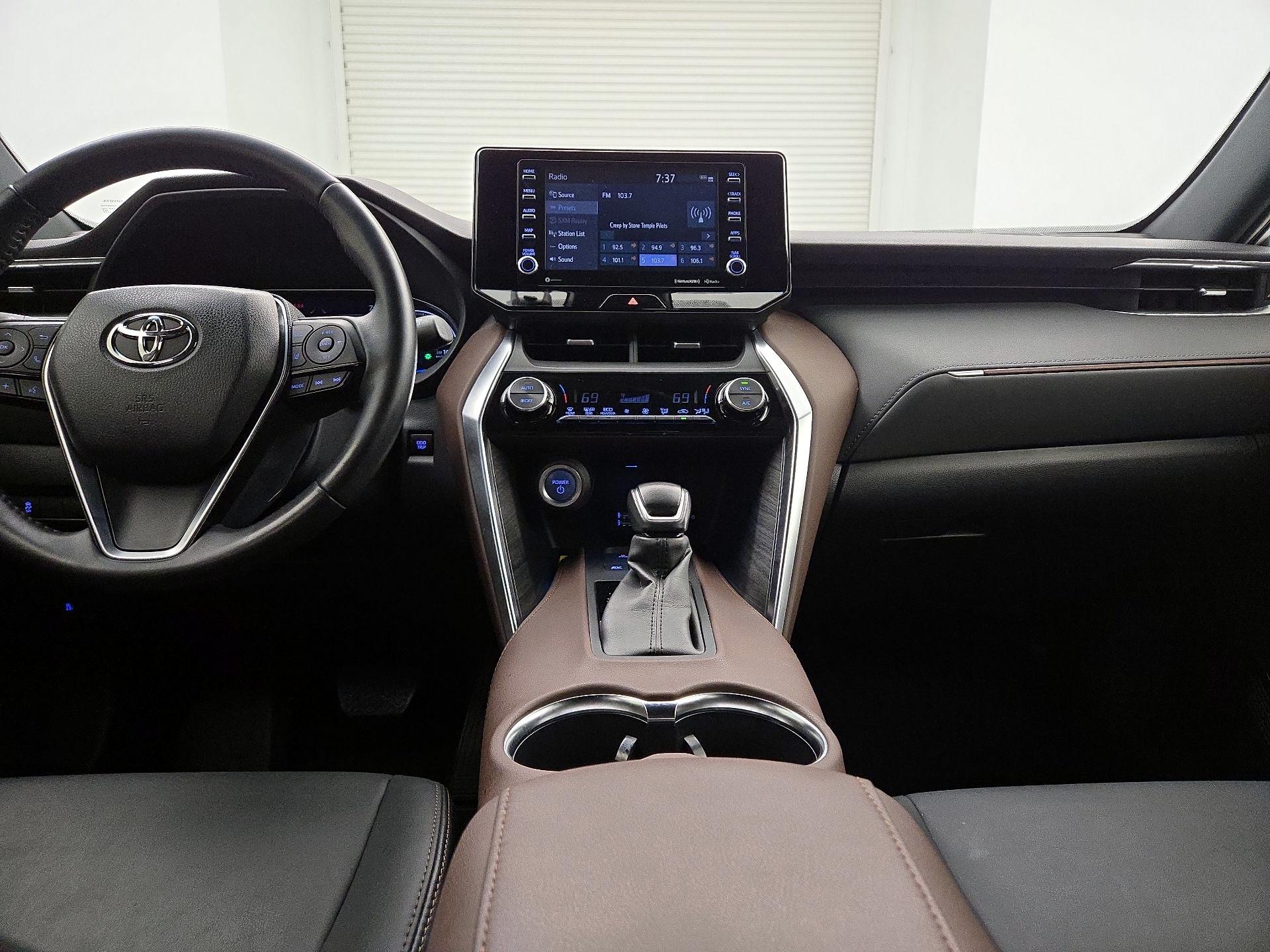Thumbnail: 2022 Toyota Venza - 9