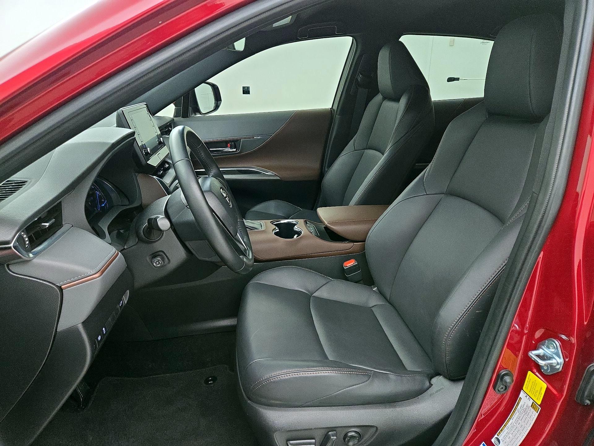 Thumbnail: 2022 Toyota Venza - 11