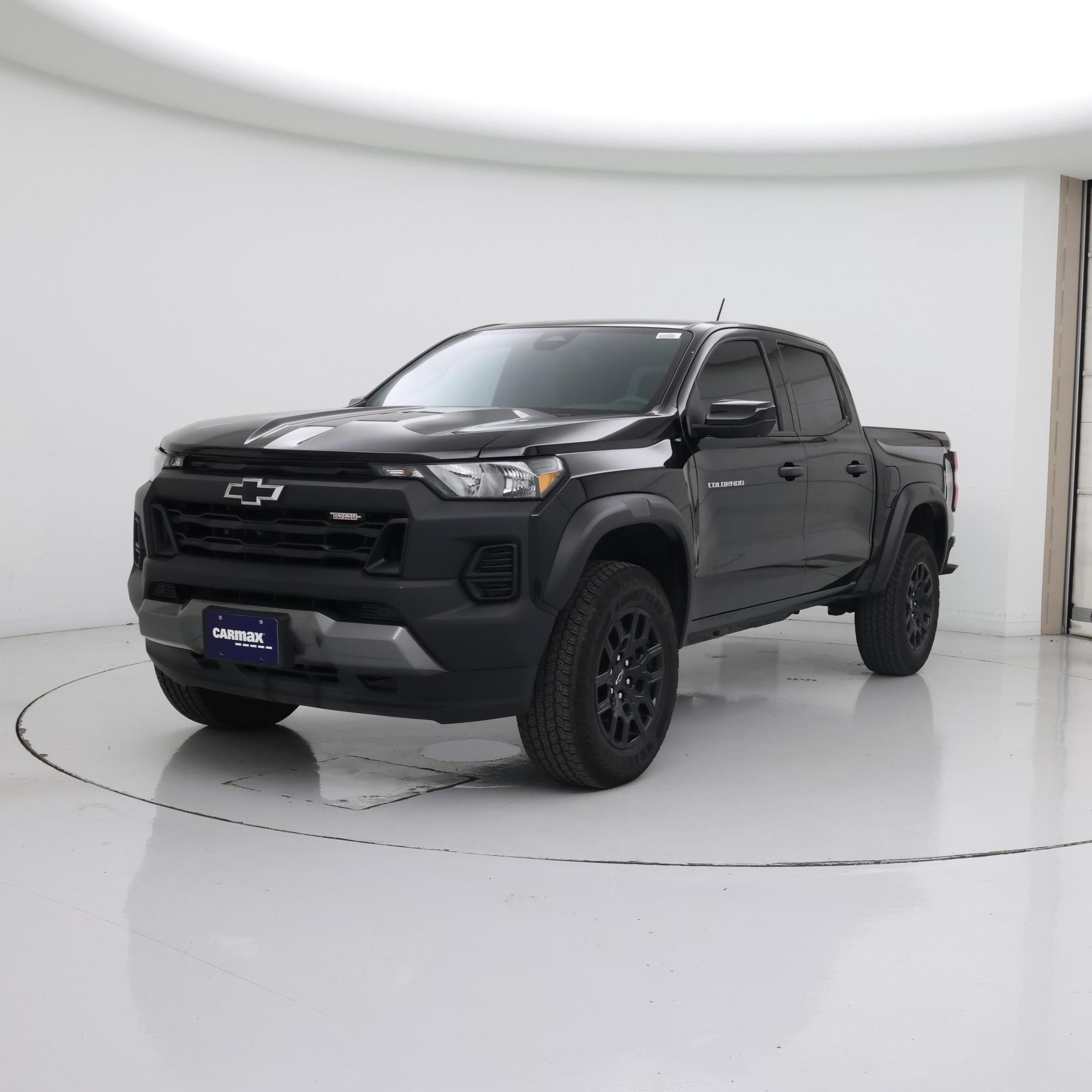 Thumbnail: 2023 Chevrolet Colorado - 4