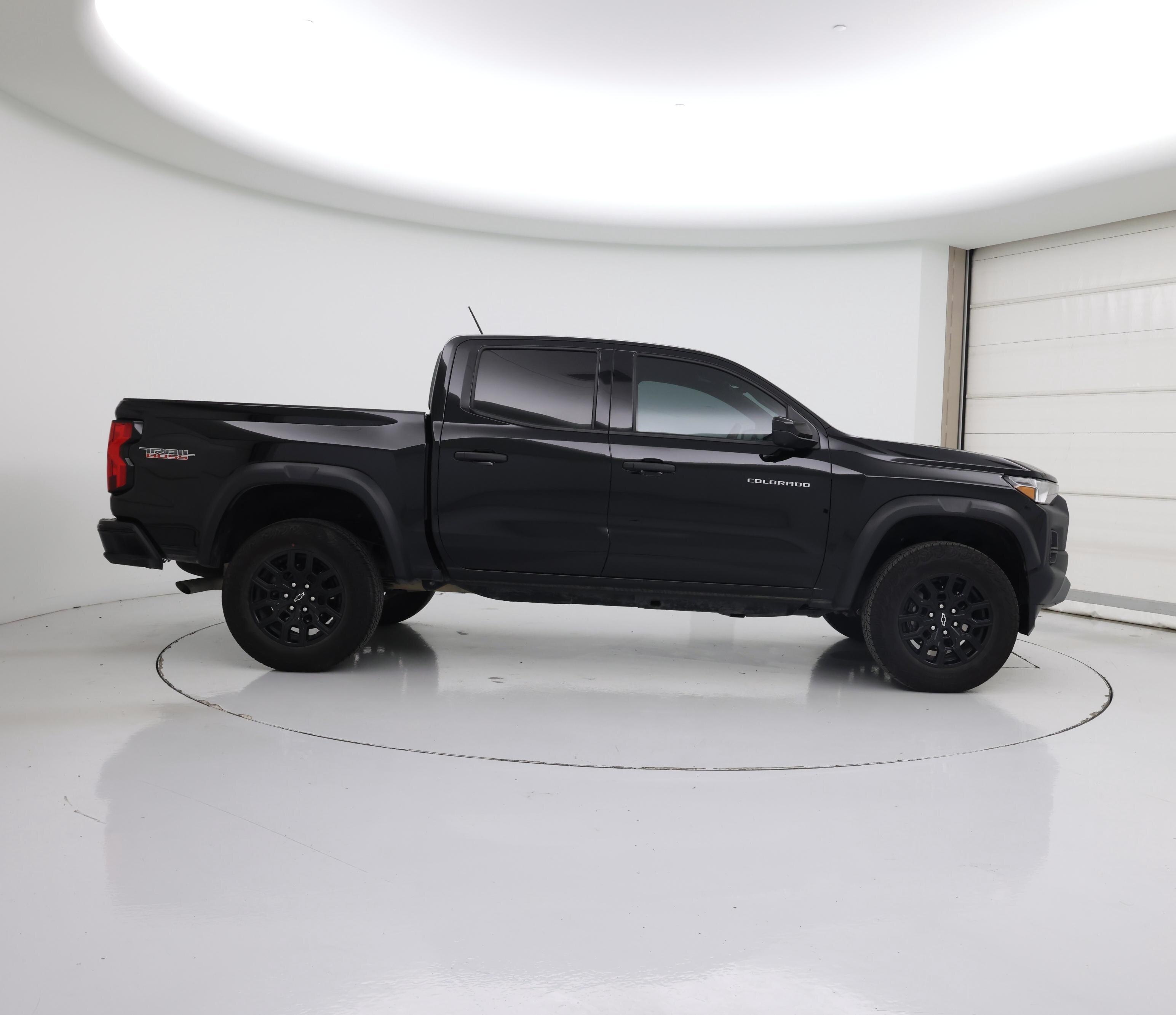 Thumbnail: 2023 Chevrolet Colorado - 7