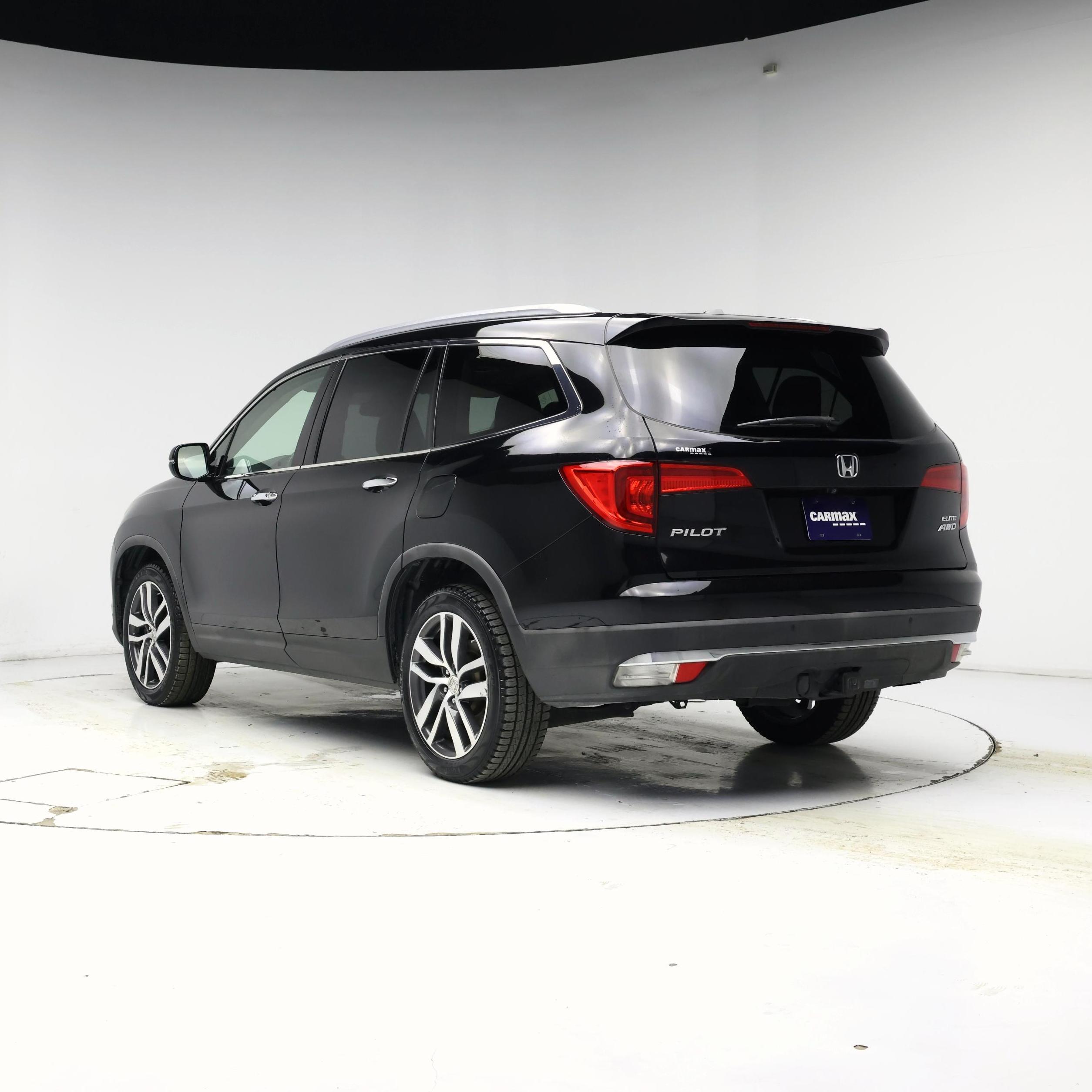 Thumbnail: 2017 Honda Pilot - 2