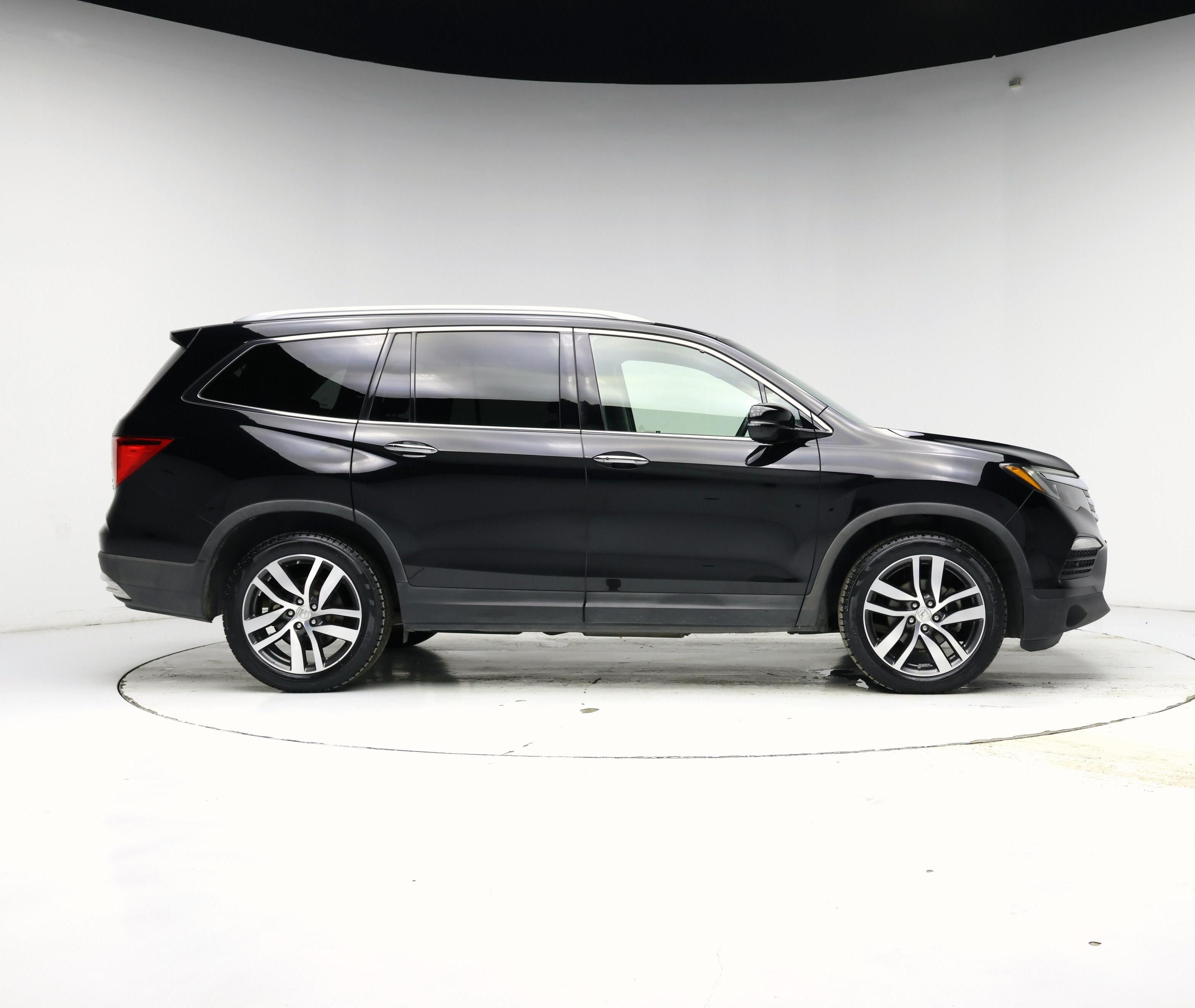 Thumbnail: 2017 Honda Pilot - 7