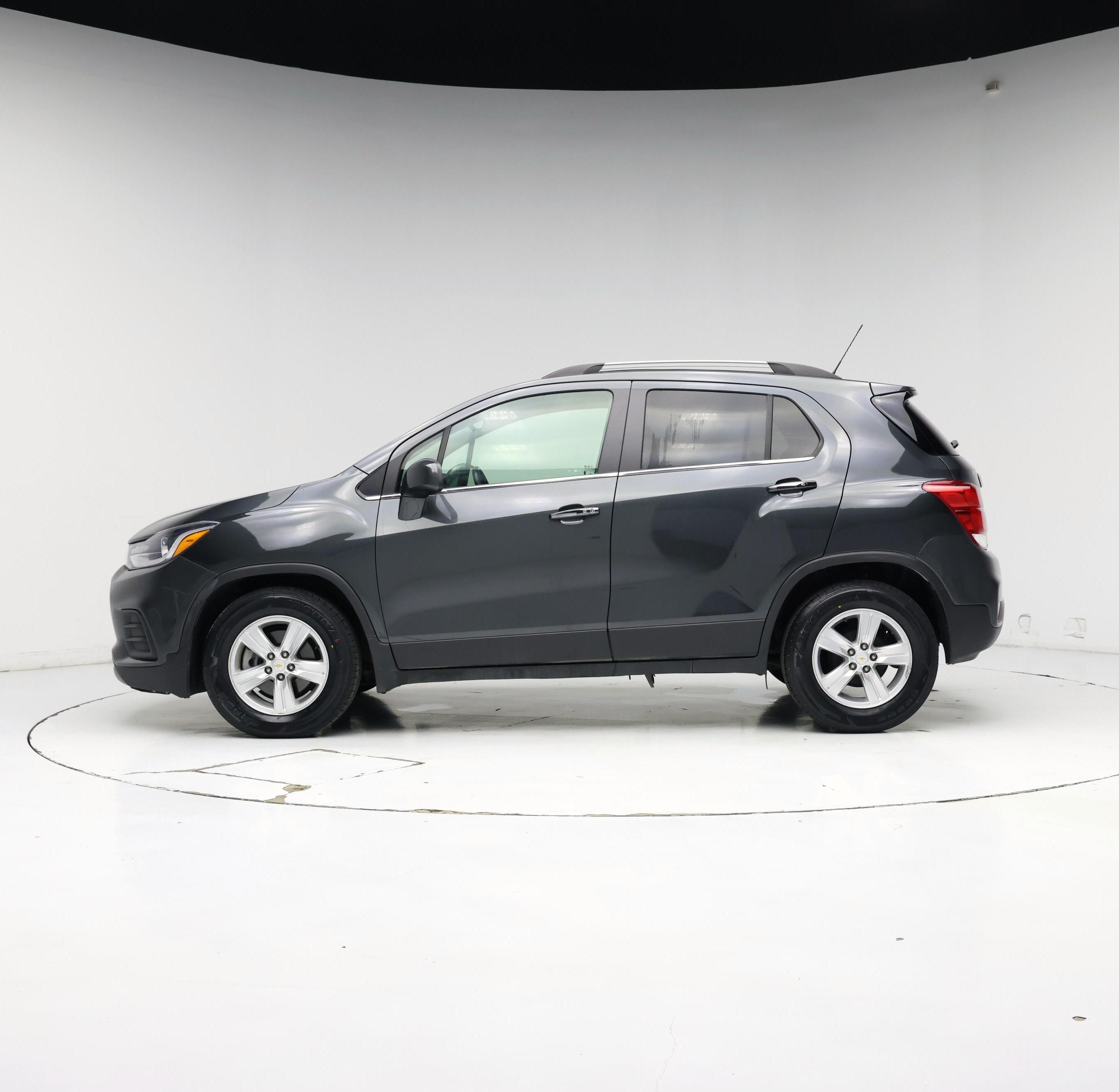 Thumbnail: 2018 Chevrolet Trax - 3