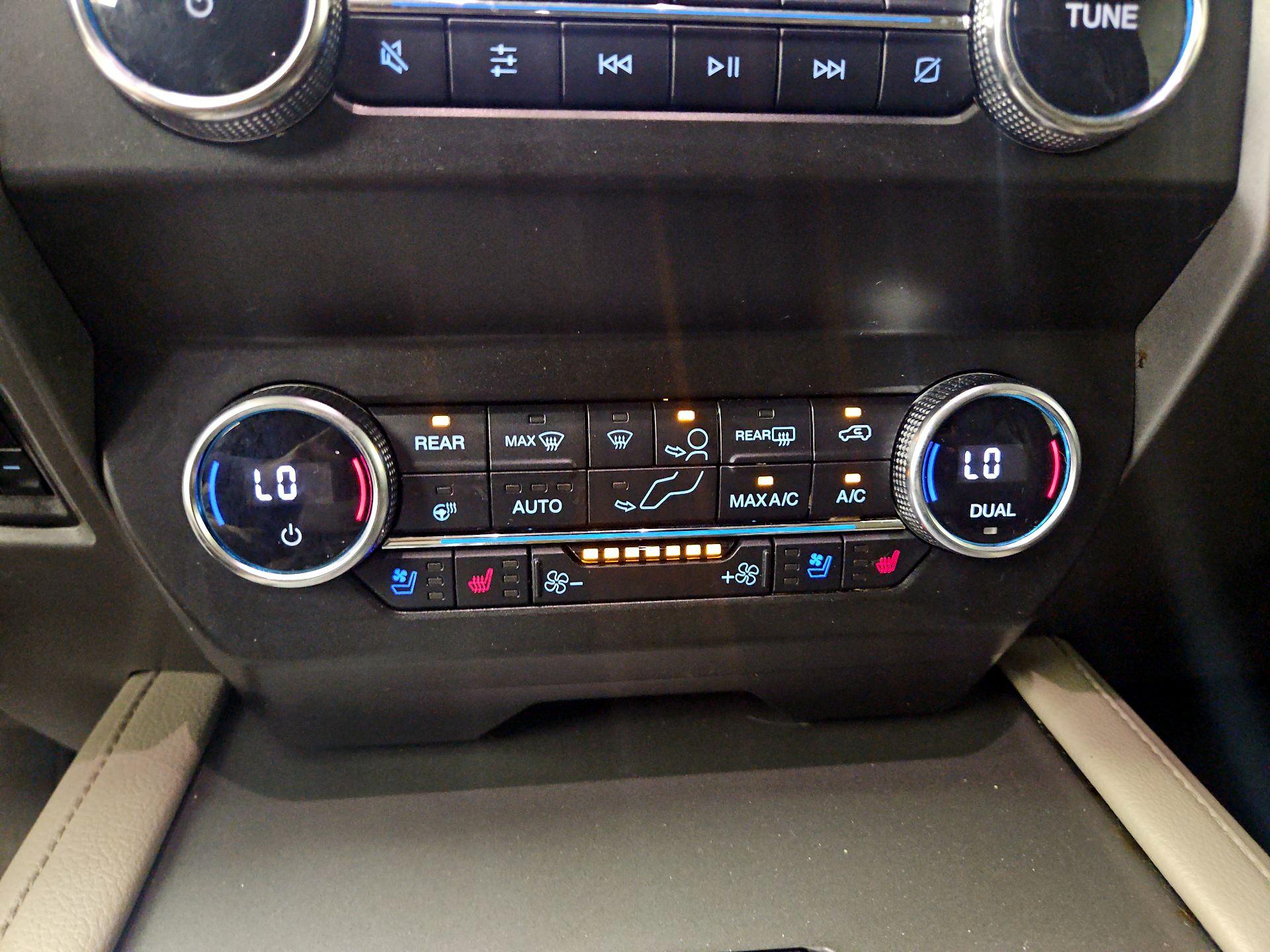 Thumbnail: 2019 Ford Expedition - 16
