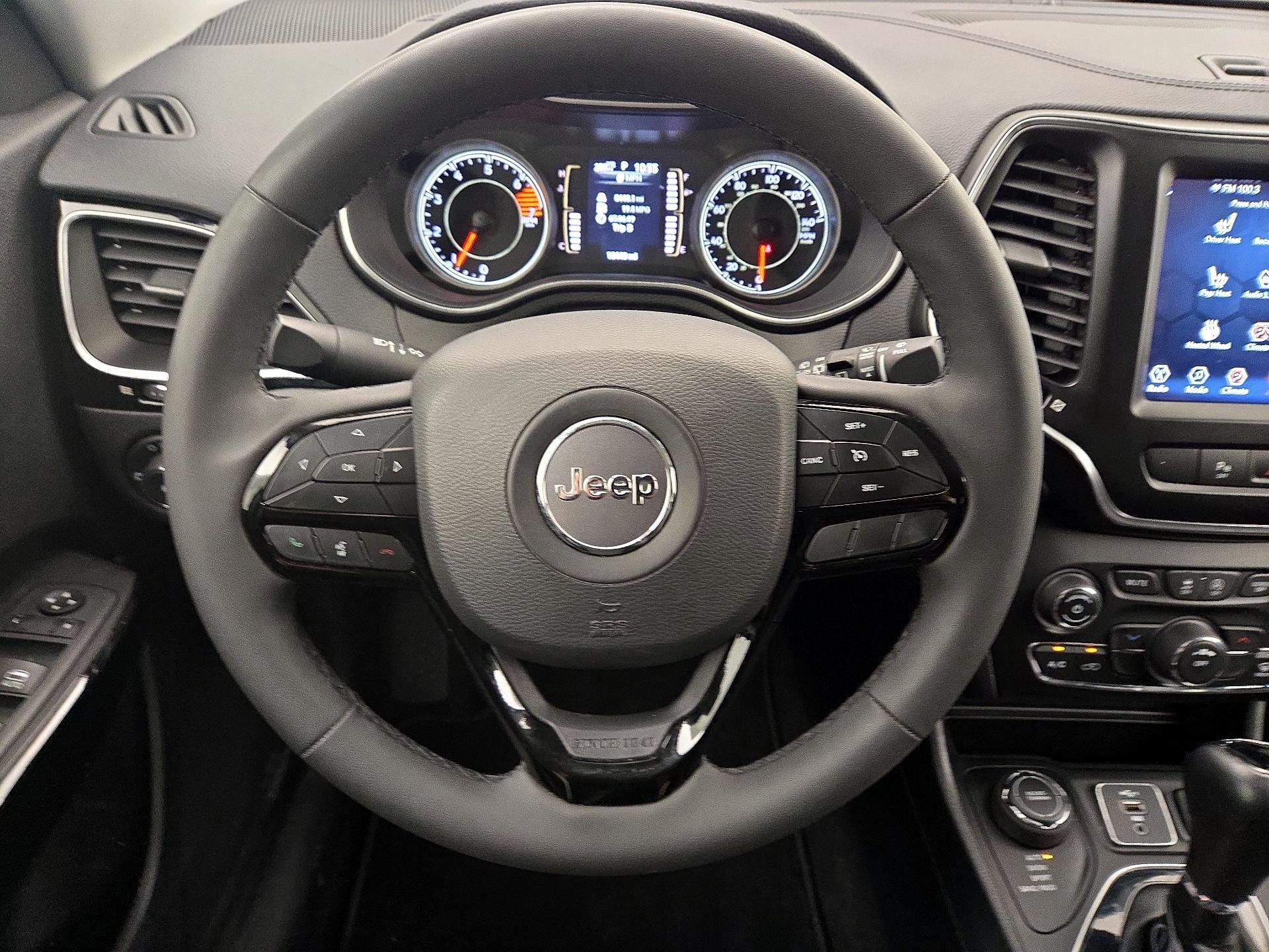 Thumbnail: 2022 Jeep Cherokee - 10
