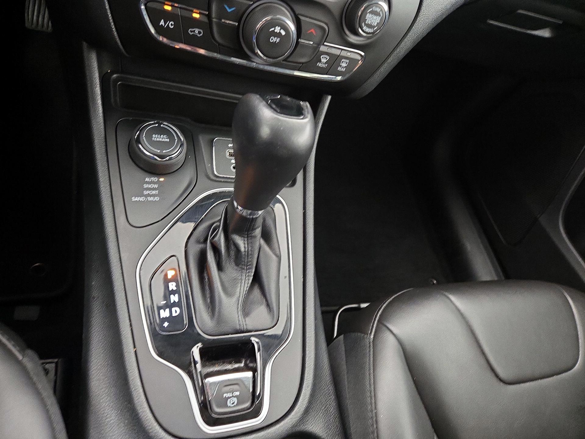 Thumbnail: 2022 Jeep Cherokee - 17