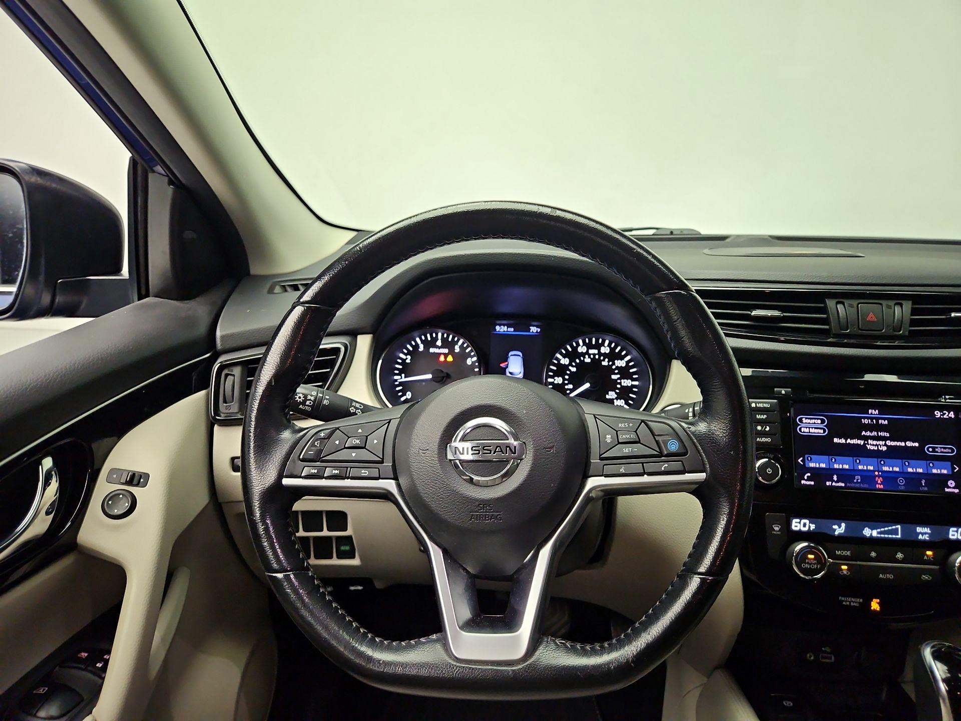 Thumbnail: 2019 Nissan Rogue Sport - 10
