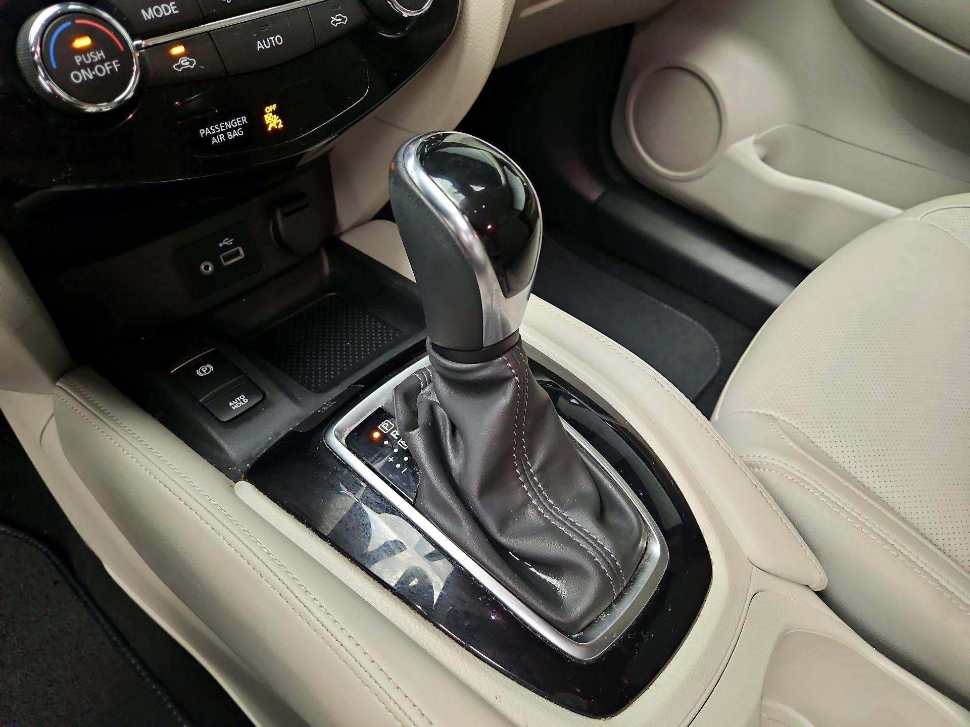 Thumbnail: 2019 Nissan Rogue Sport - 18