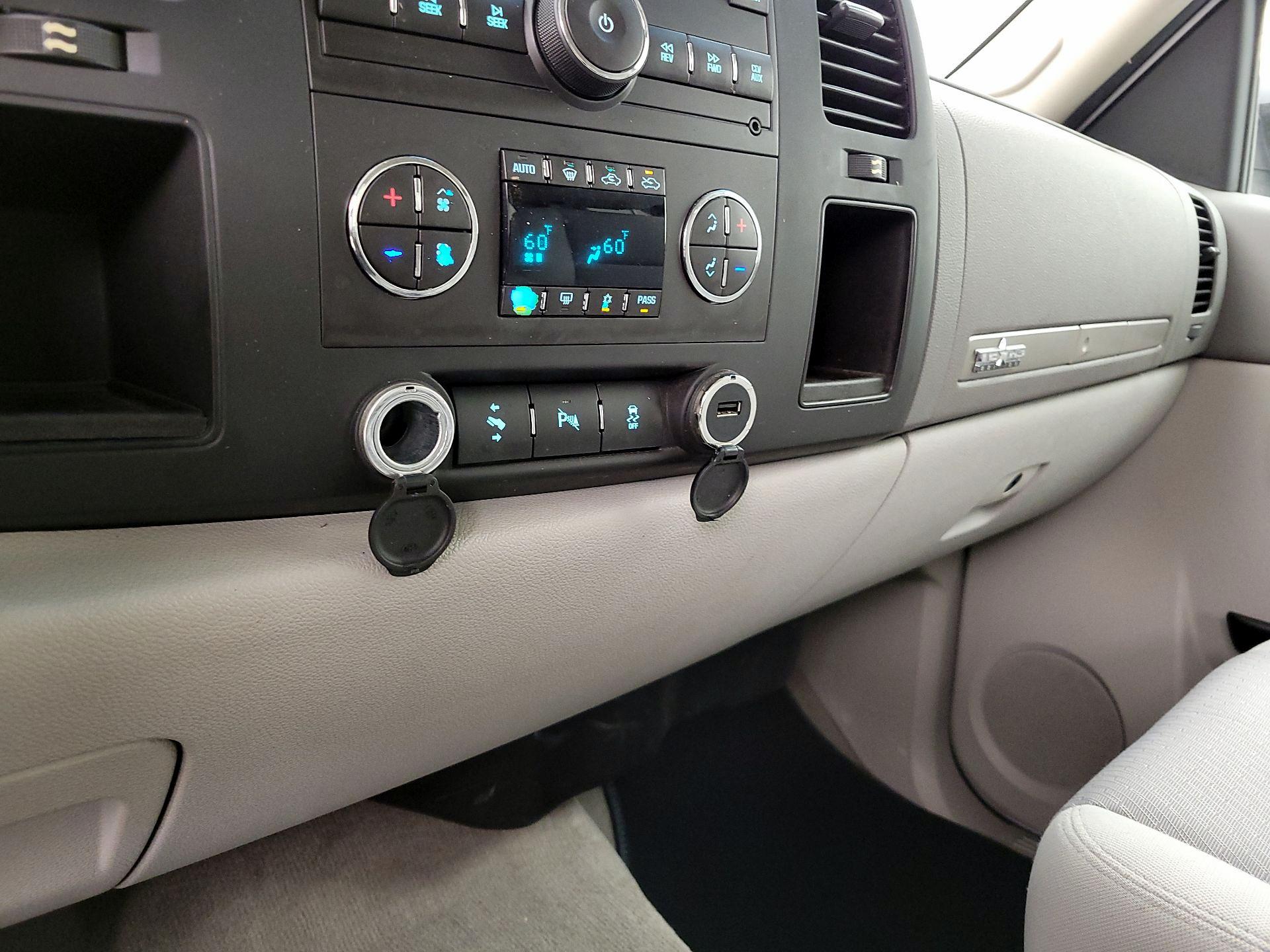 Thumbnail: 2013 Chevrolet Silverado 1500 - 17
