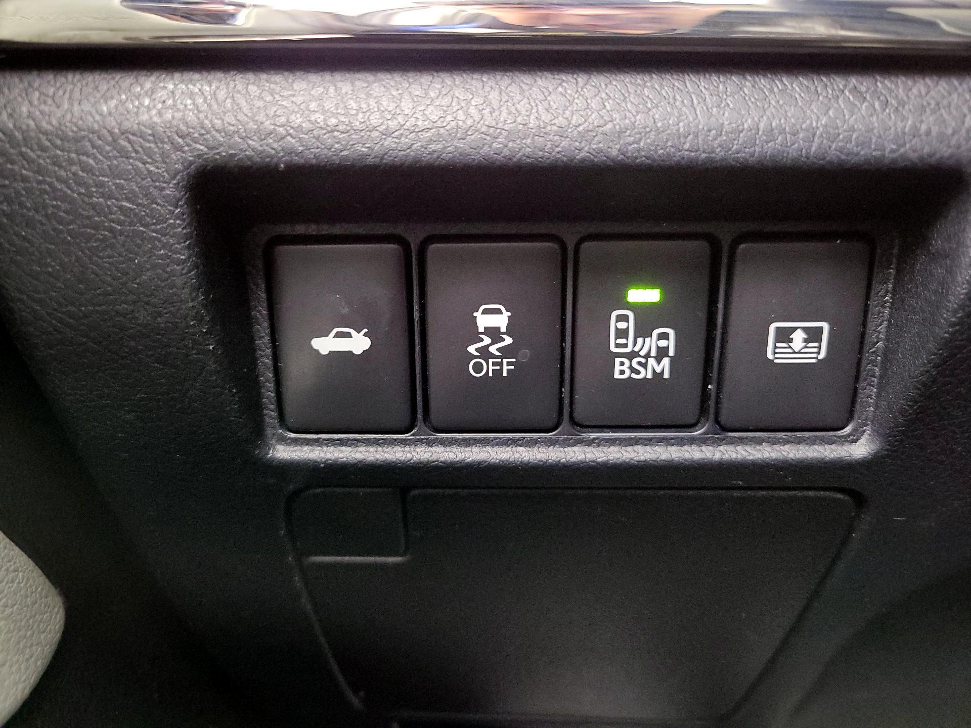 Thumbnail: 2014 Toyota Avalon - 13