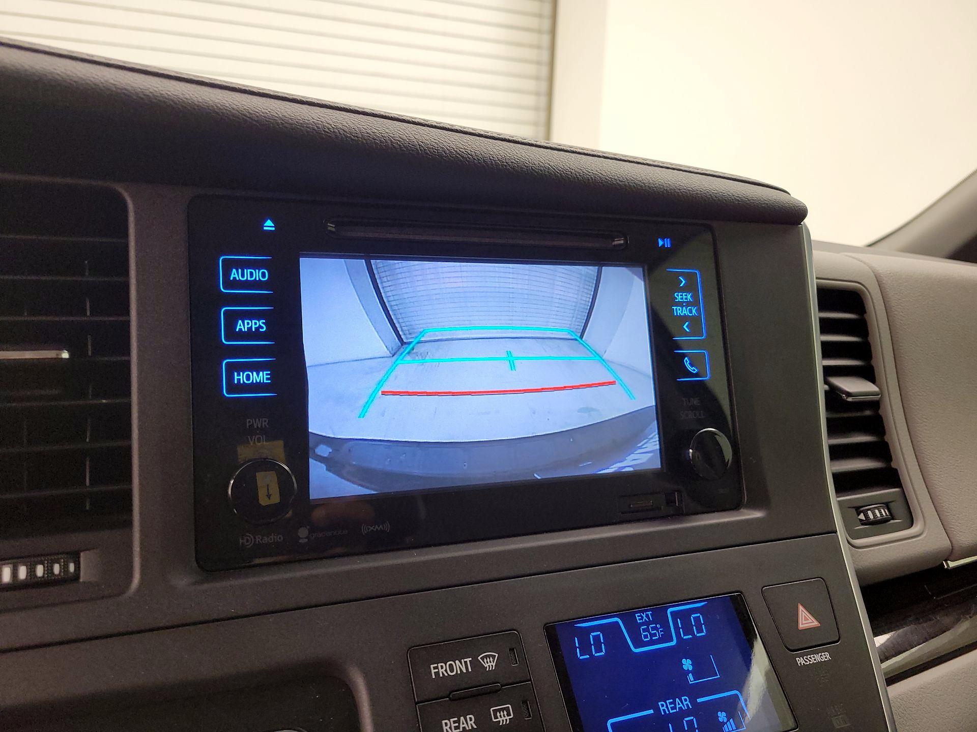 Thumbnail: 2017 Toyota Sienna - 14