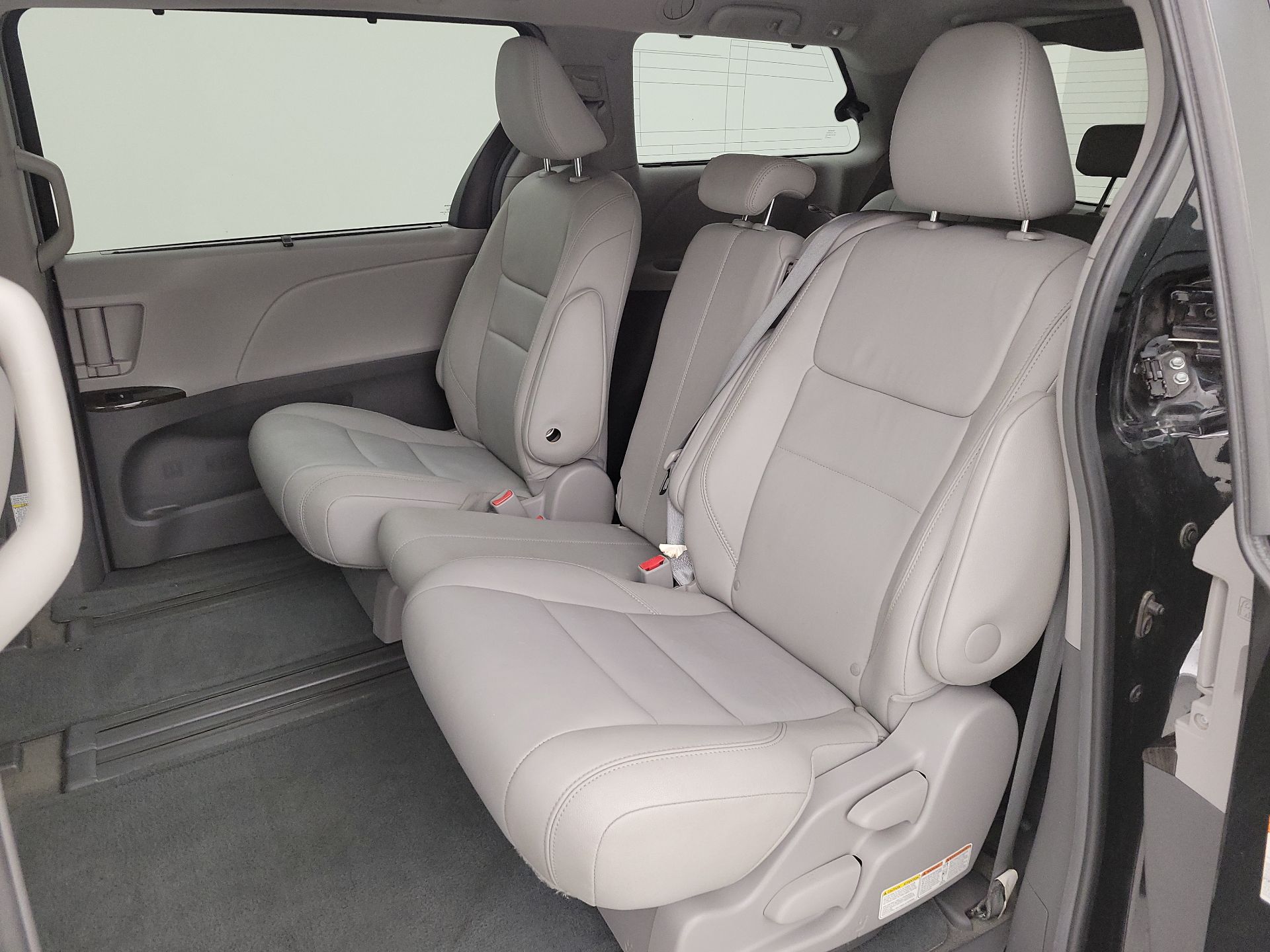 Thumbnail: 2017 Toyota Sienna - 20