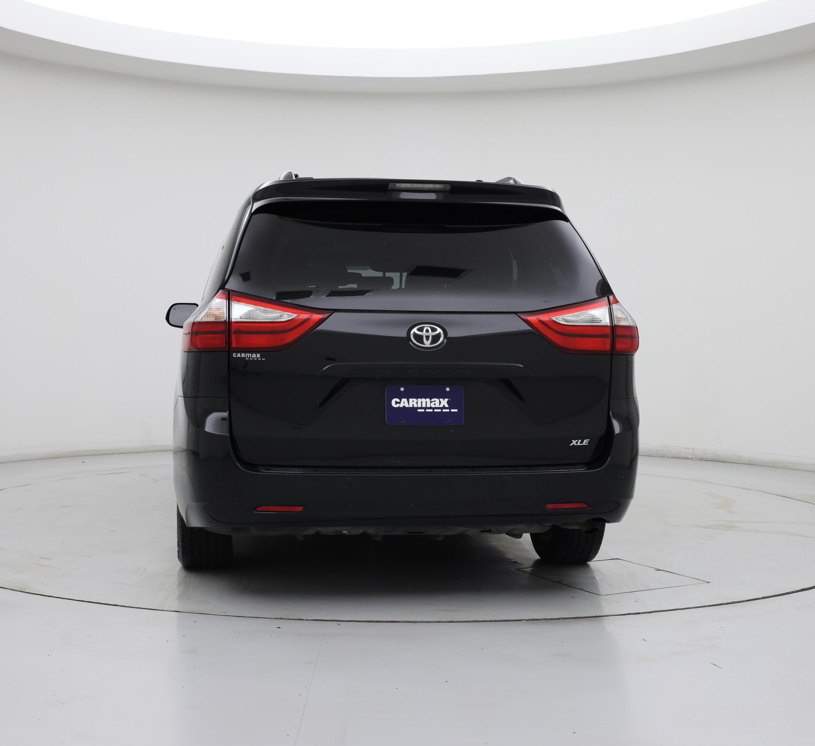 Thumbnail: 2017 Toyota Sienna - 6