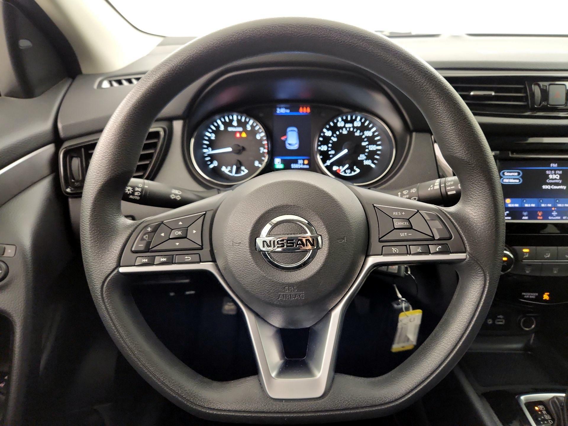 Thumbnail: 2021 Nissan Rogue Sport - 10