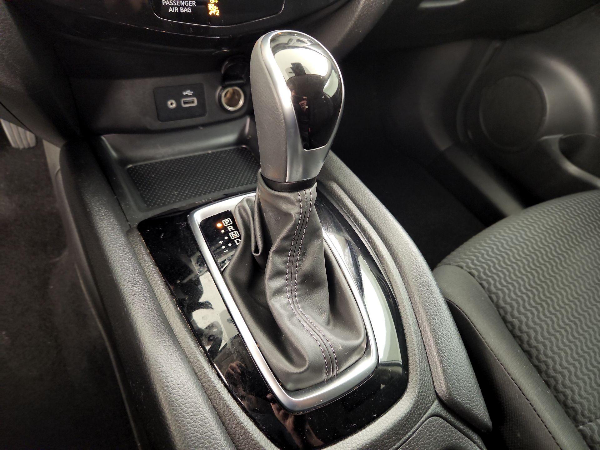 Thumbnail: 2021 Nissan Rogue Sport - 17