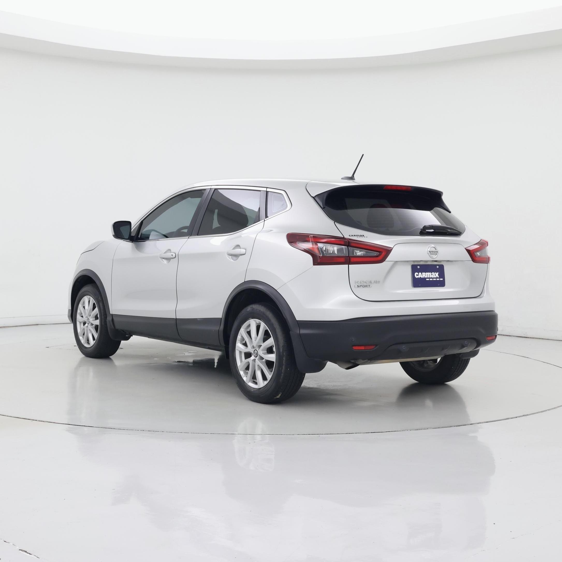 Thumbnail: 2021 Nissan Rogue Sport - 2