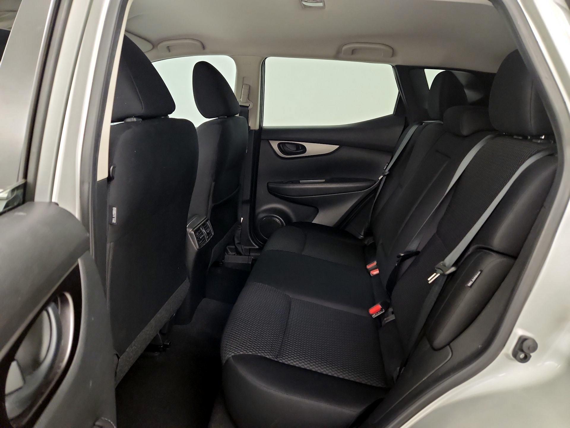 Thumbnail: 2021 Nissan Rogue Sport - 19