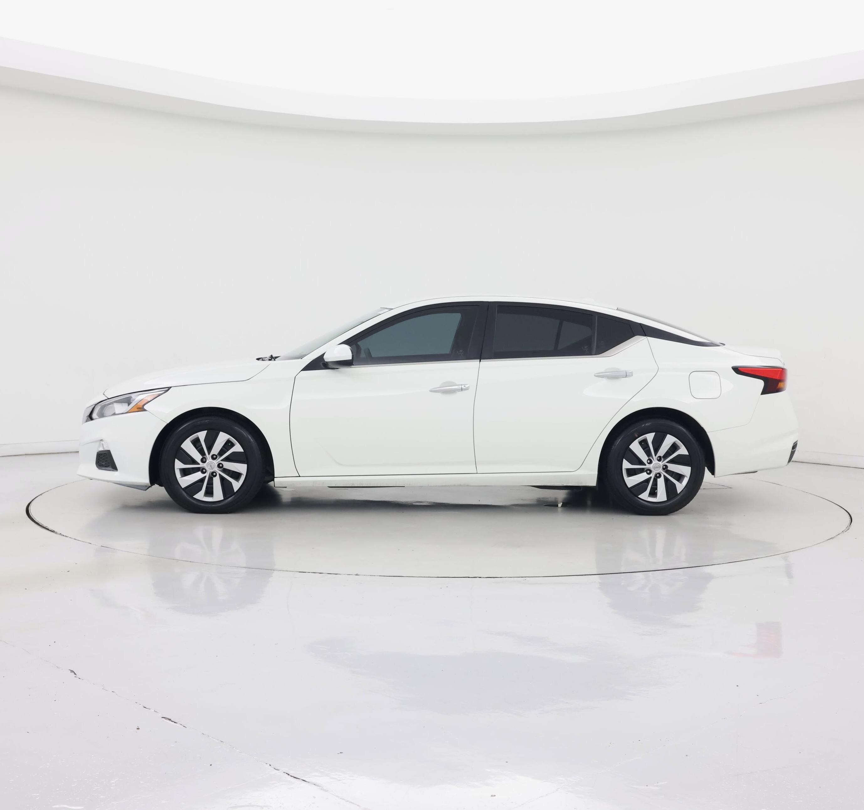 Thumbnail: 2020 Nissan Altima - 3