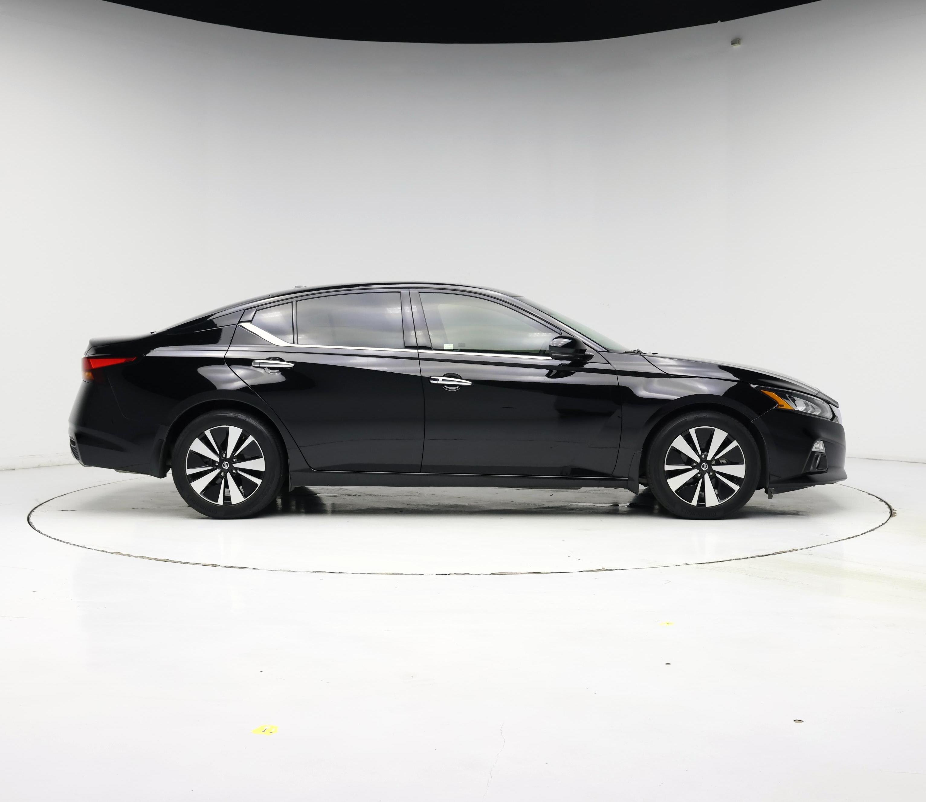 Thumbnail: 2019 Nissan Altima - 7