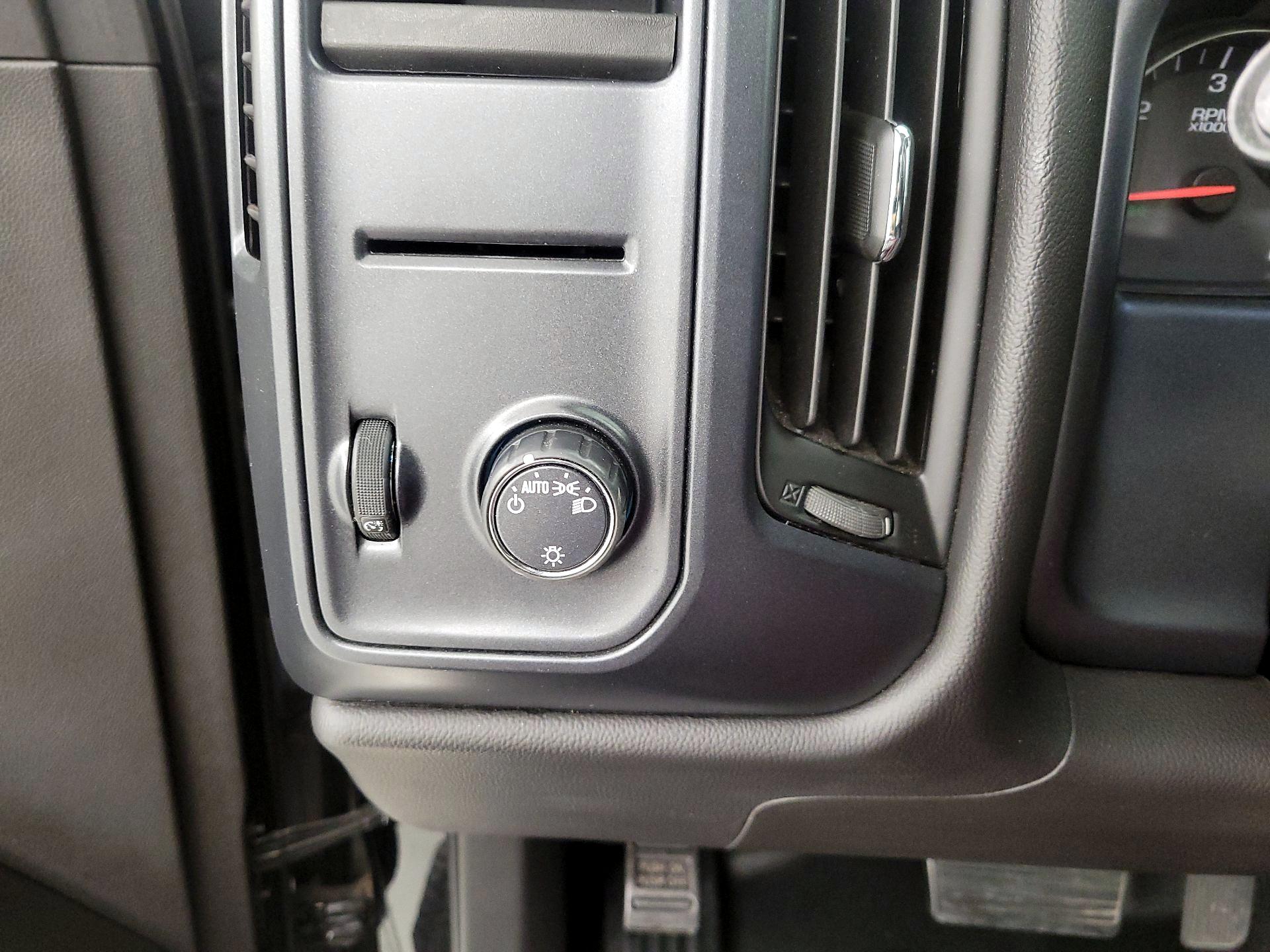 Thumbnail: 2017 Chevrolet Silverado 1500 - 13