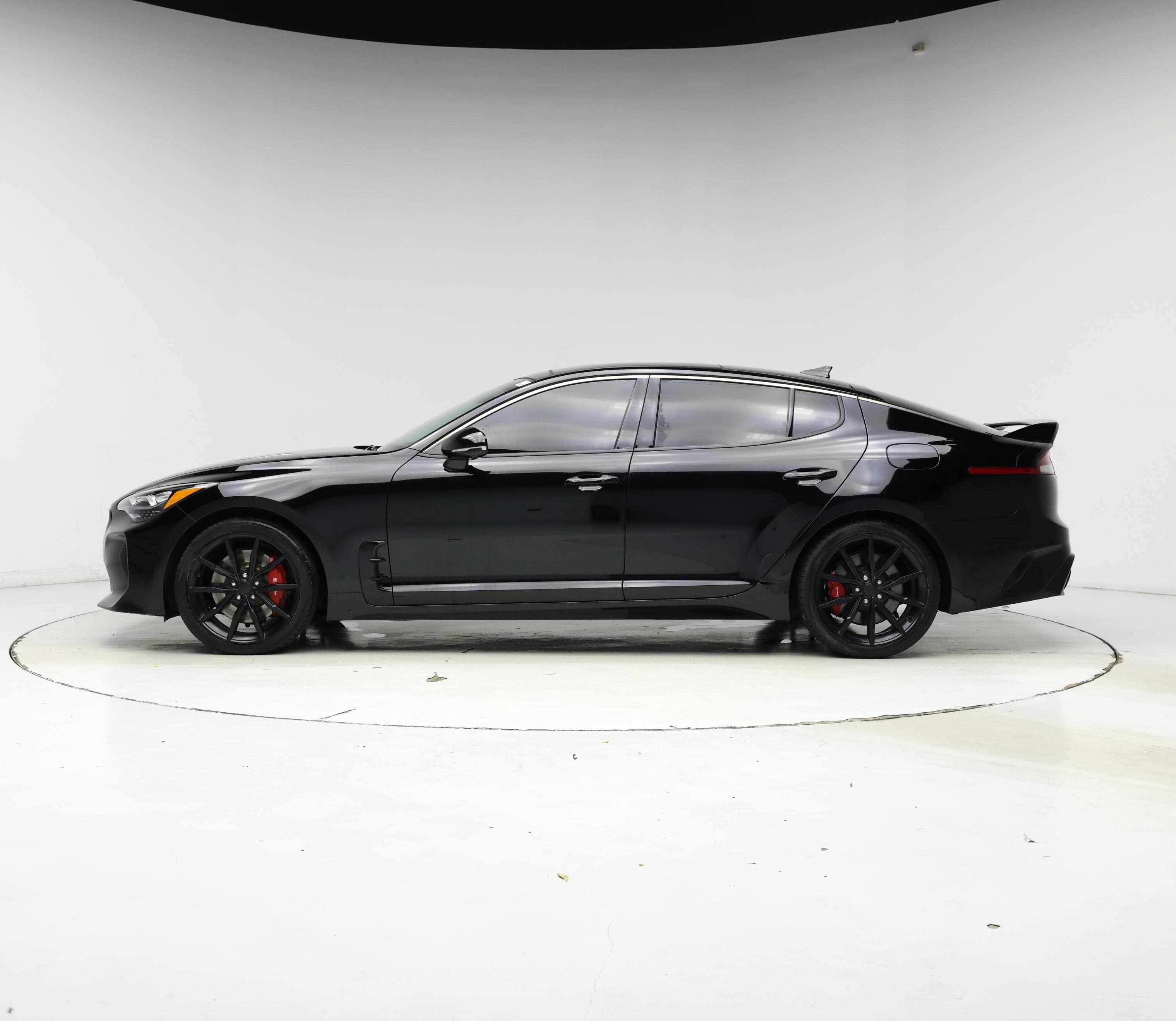 Thumbnail: 2022 Kia Stinger - 3