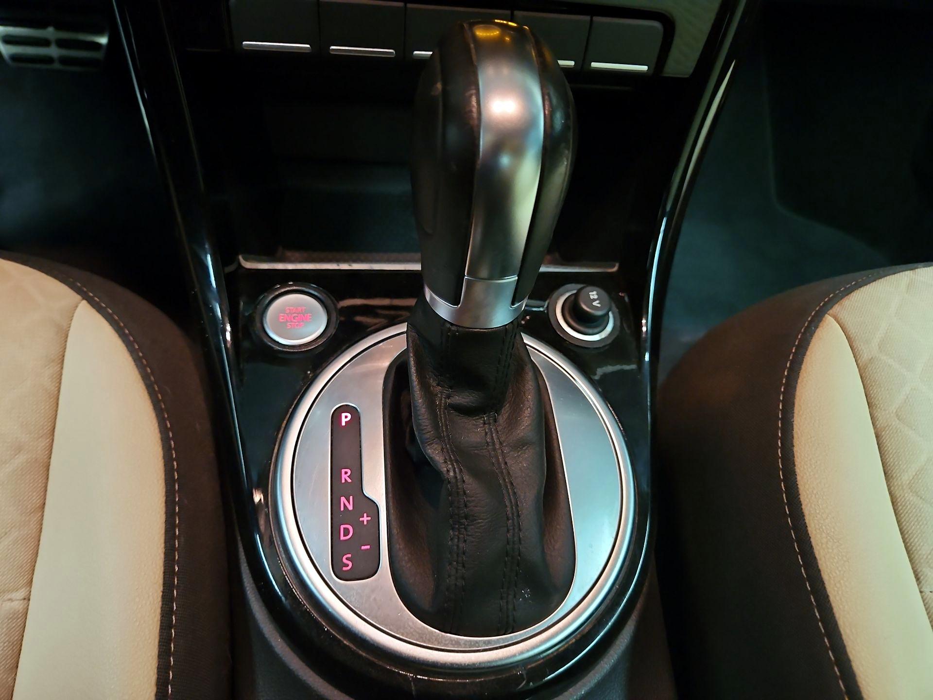 Thumbnail: 2019 Volkswagen Beetle - 17