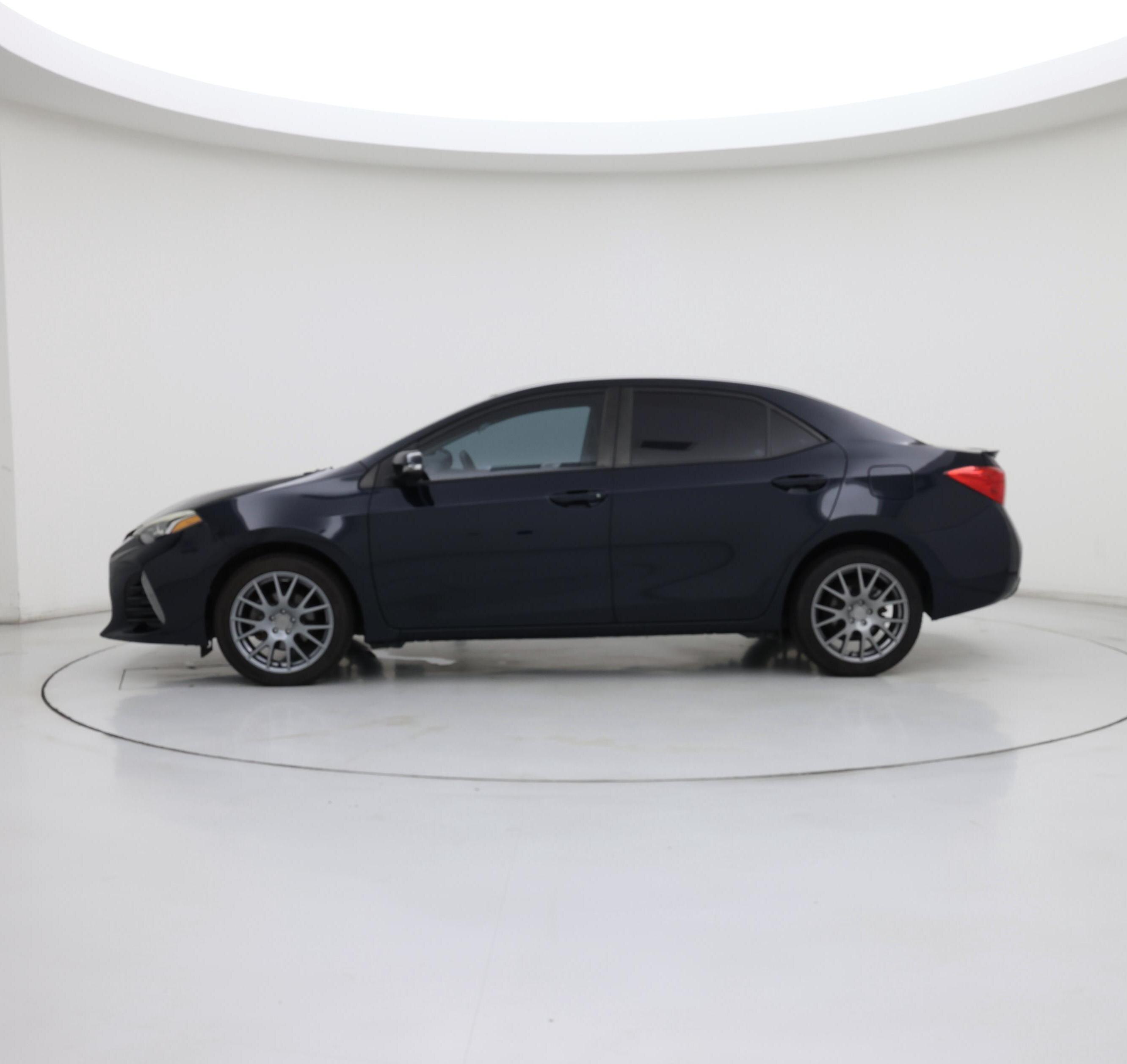 Thumbnail: 2018 Toyota Corolla - 3