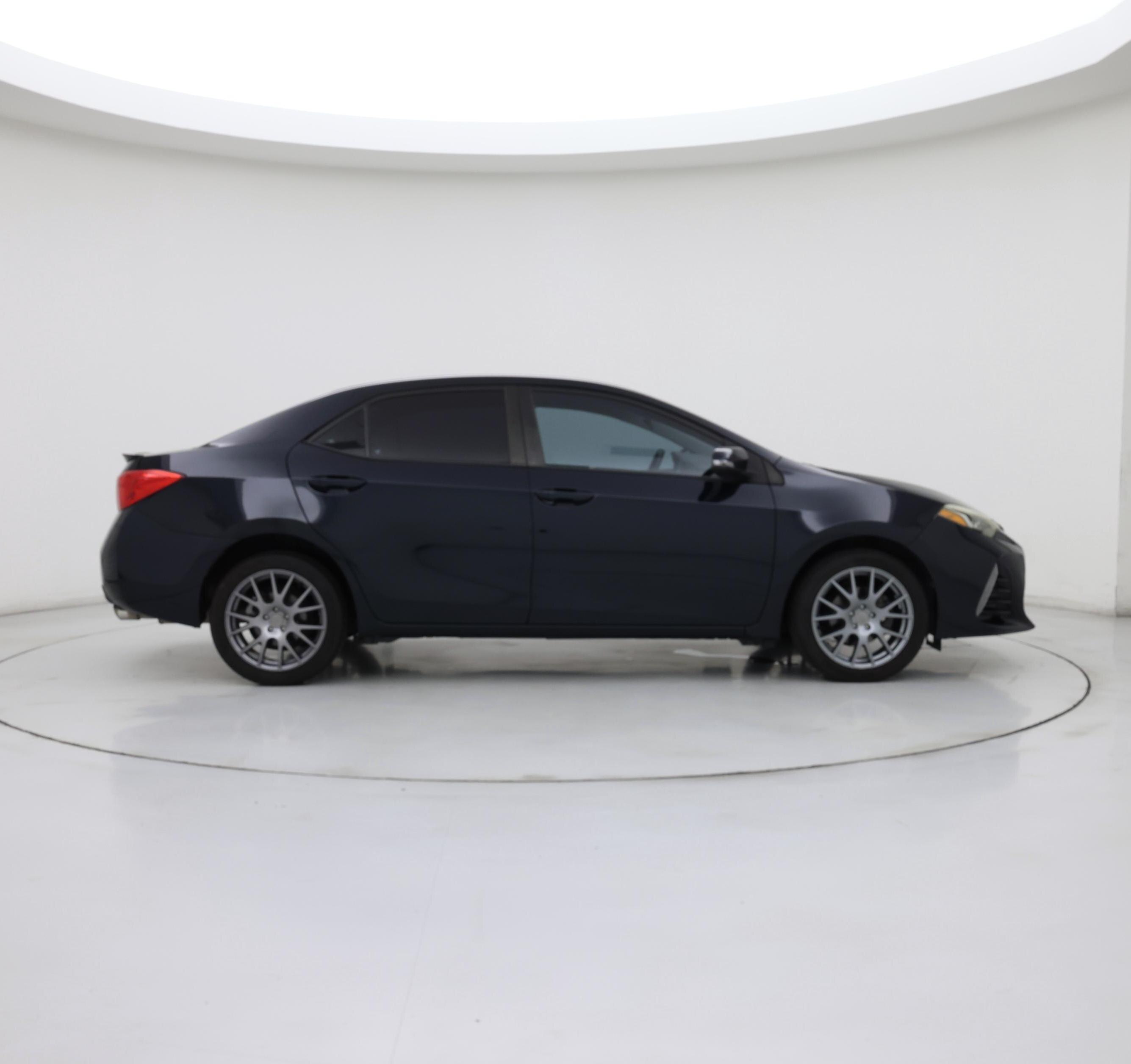 Thumbnail: 2018 Toyota Corolla - 7