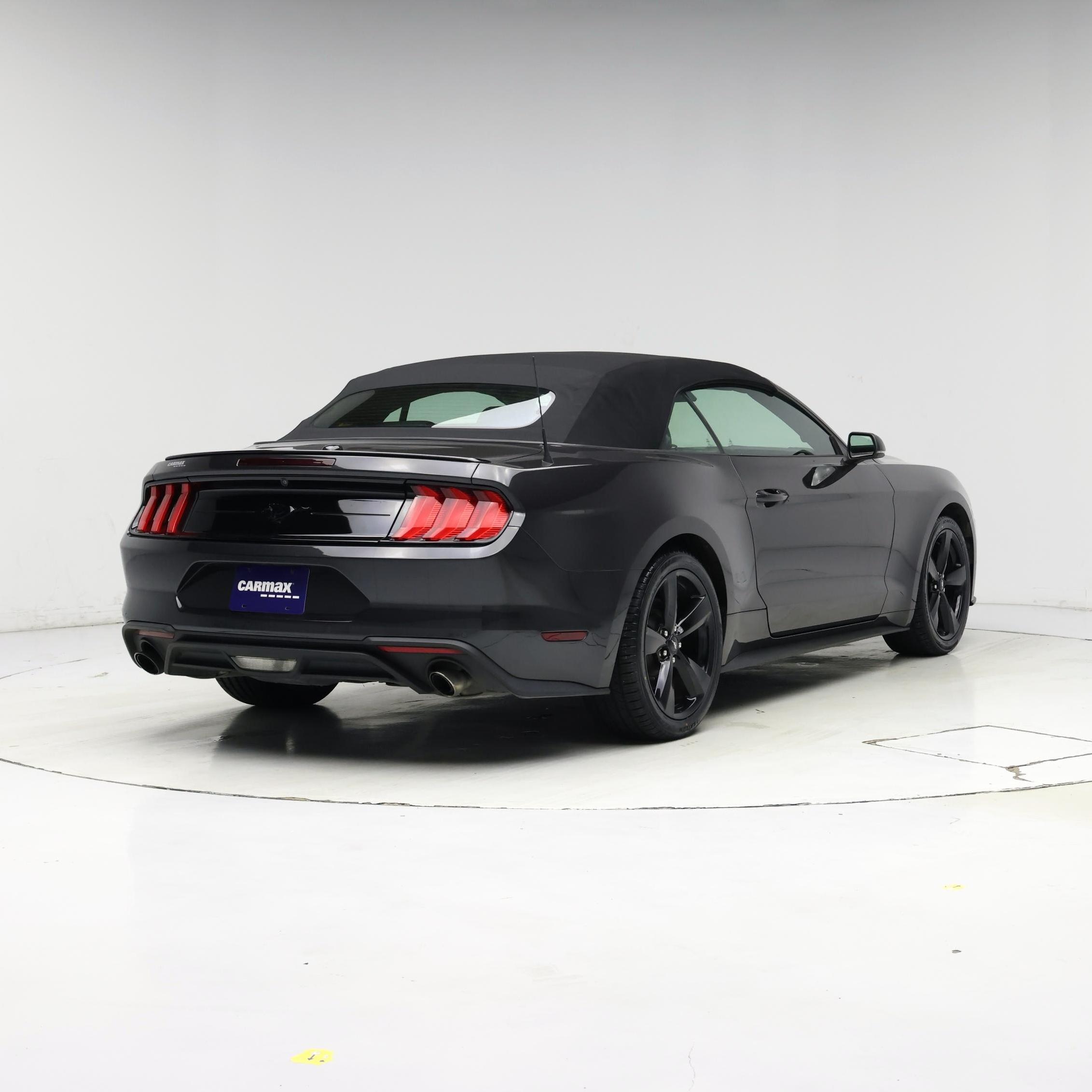 Thumbnail: 2022 Ford Mustang - 8