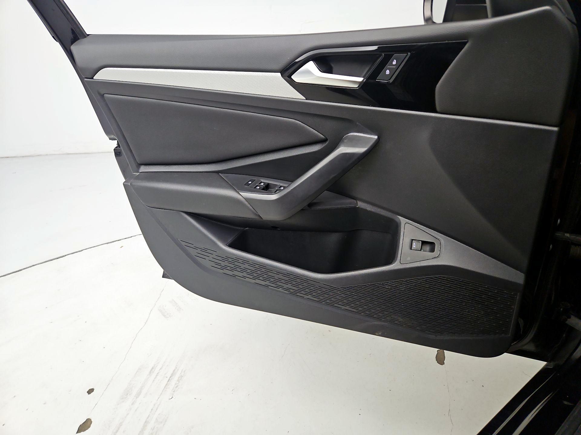 Thumbnail: 2019 Volkswagen Jetta - 12