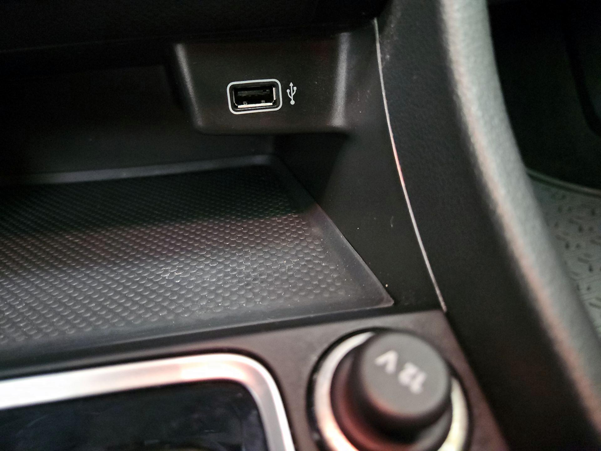 Thumbnail: 2019 Volkswagen Jetta - 18