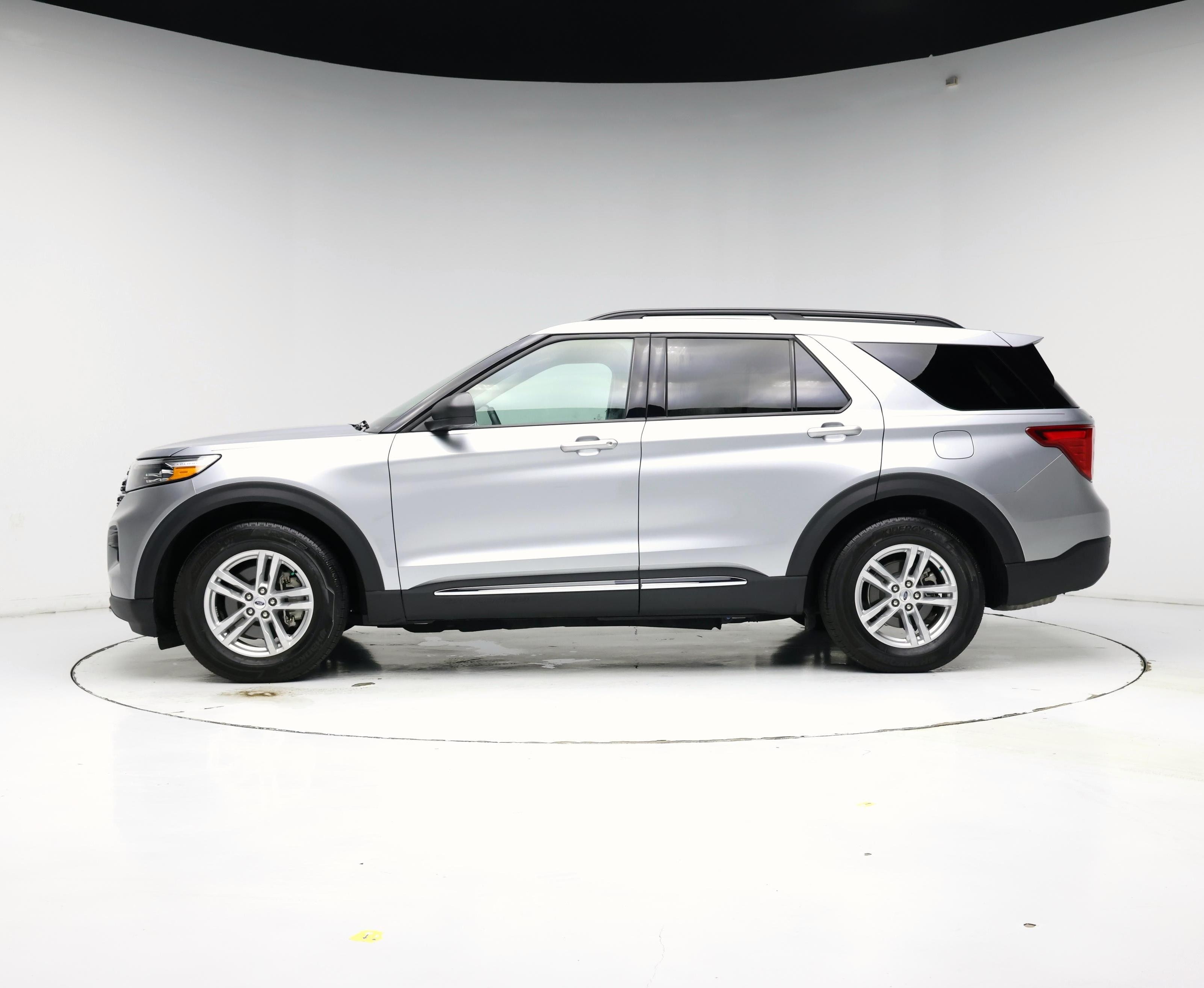 Thumbnail: 2023 Ford Explorer - 3