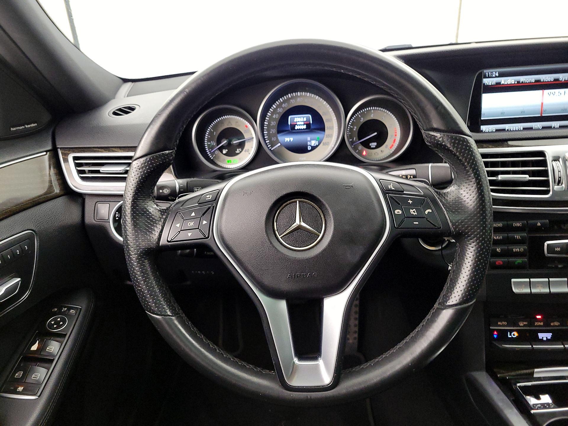 Thumbnail: 2015 Mercedes-Benz E-Class - 10