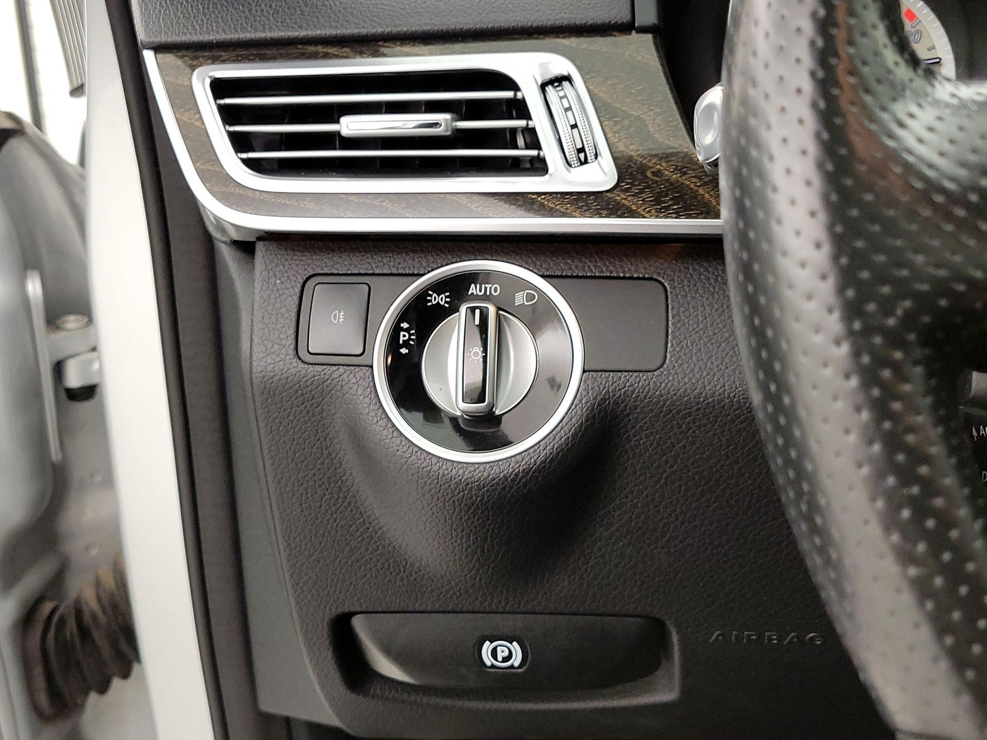 Thumbnail: 2015 Mercedes-Benz E-Class - 13