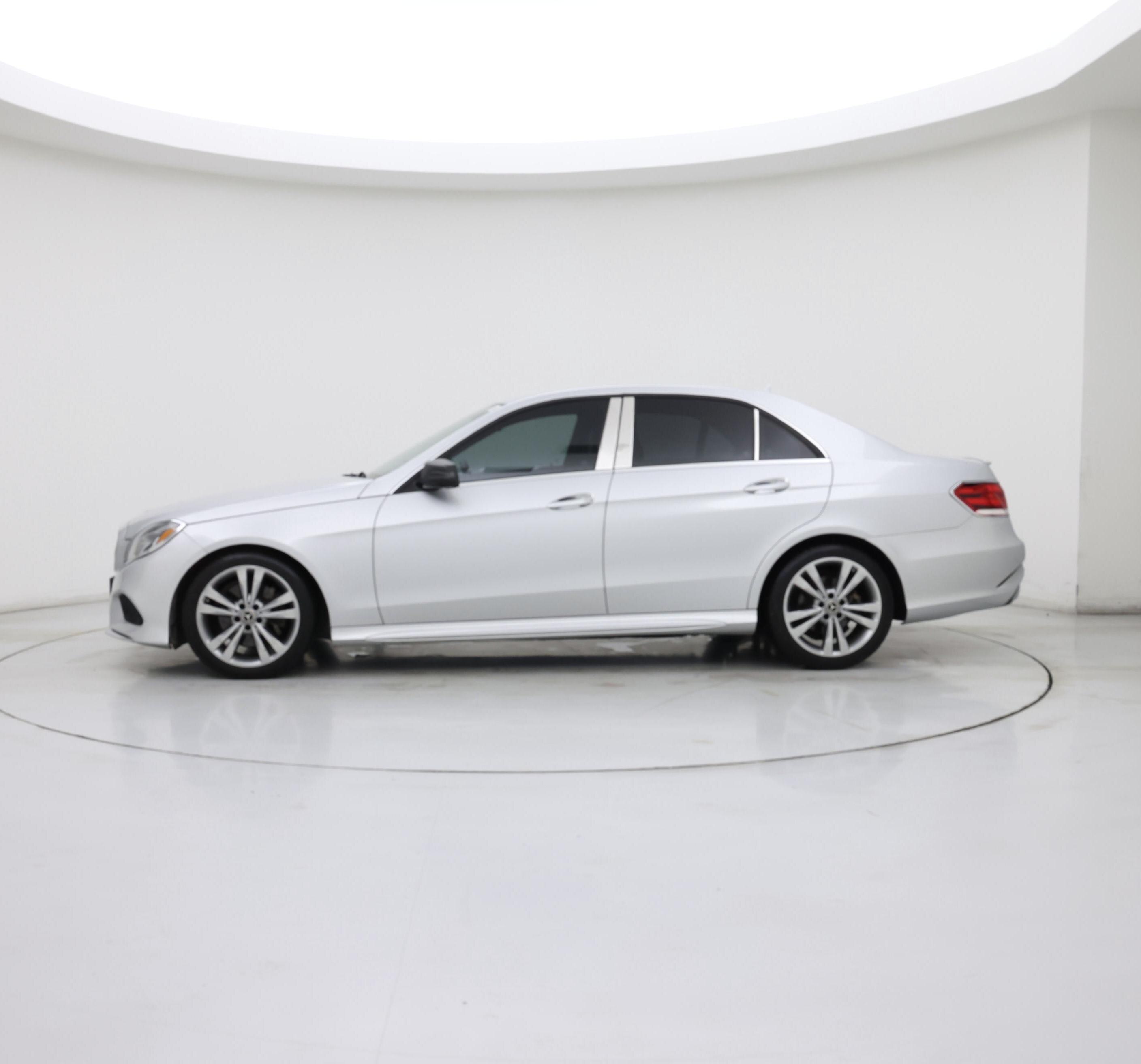 Thumbnail: 2015 Mercedes-Benz E-Class - 3