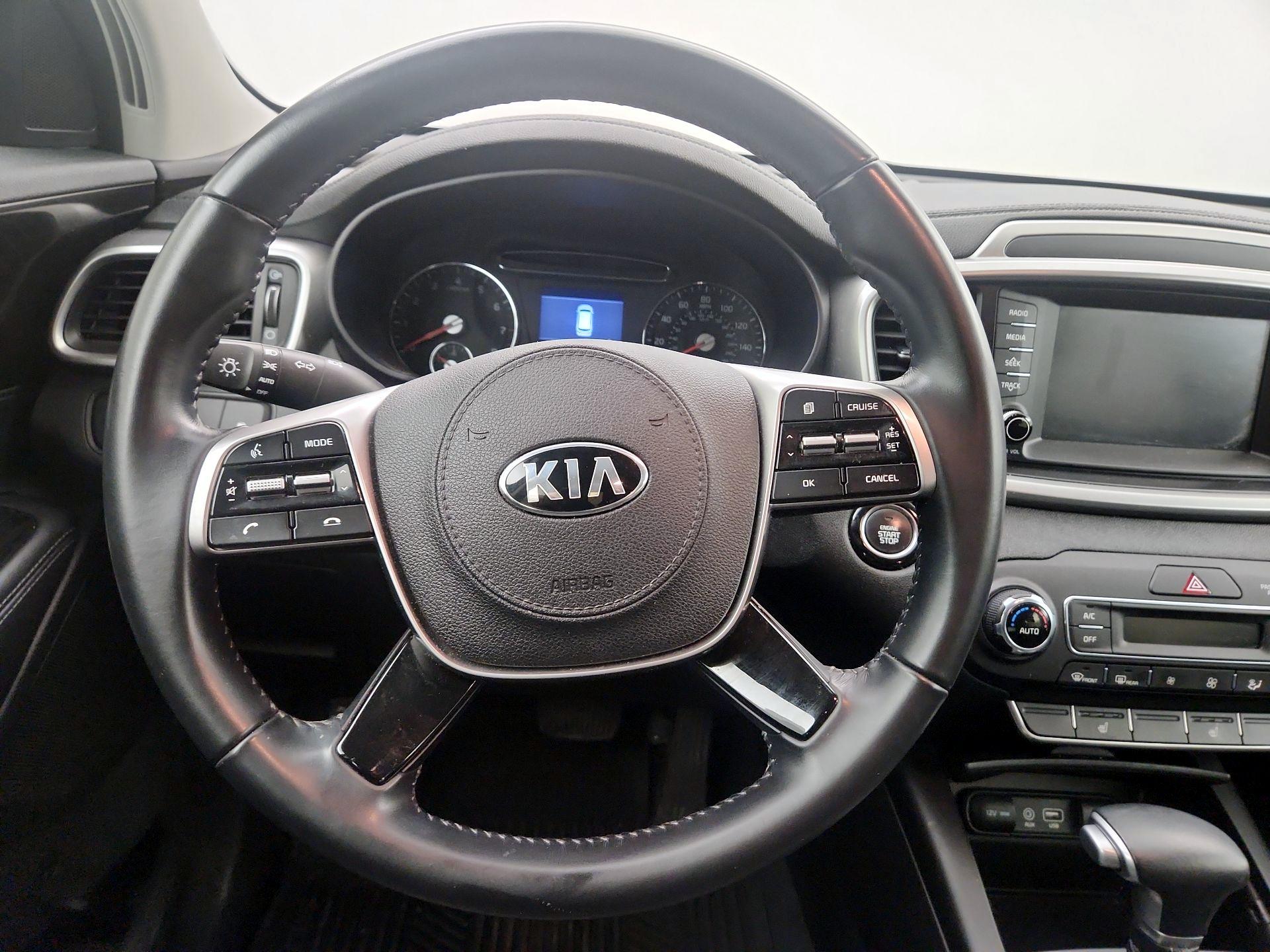 Thumbnail: 2020 Kia Sorento - 10