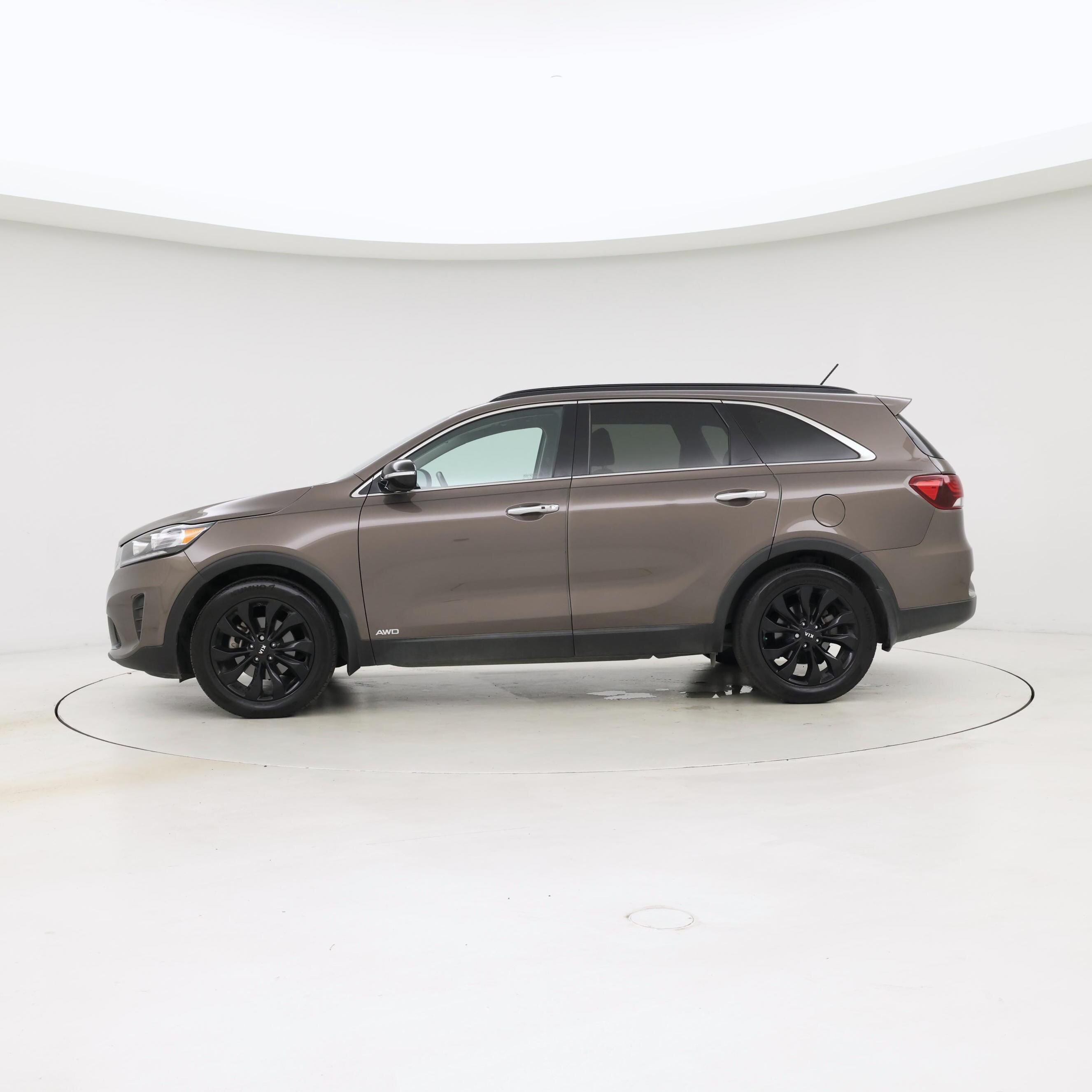 Thumbnail: 2020 Kia Sorento - 3