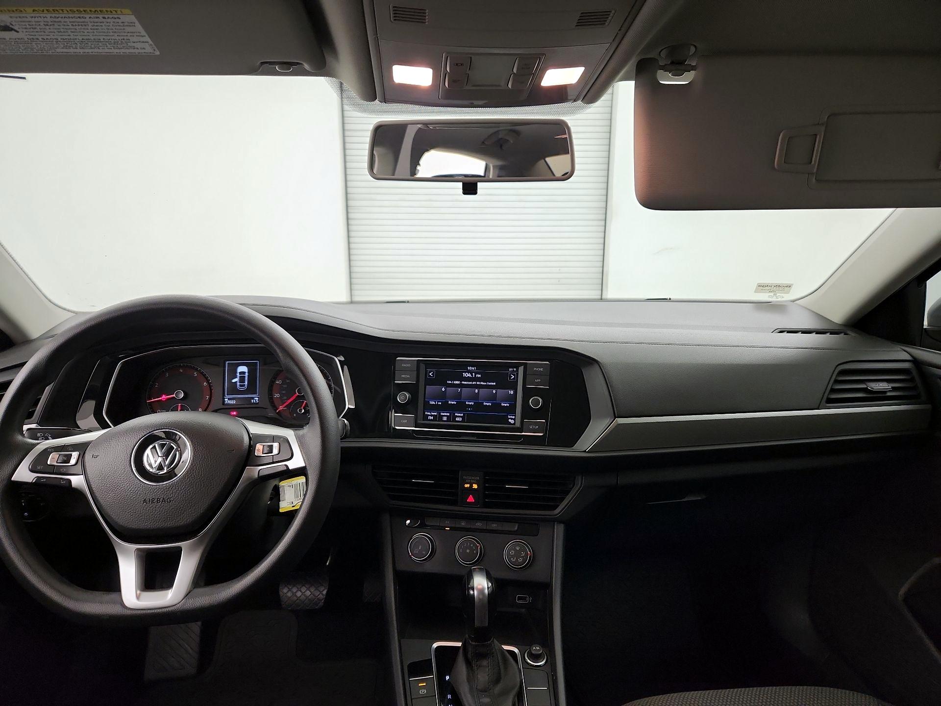 Thumbnail: 2019 Volkswagen Jetta - 9