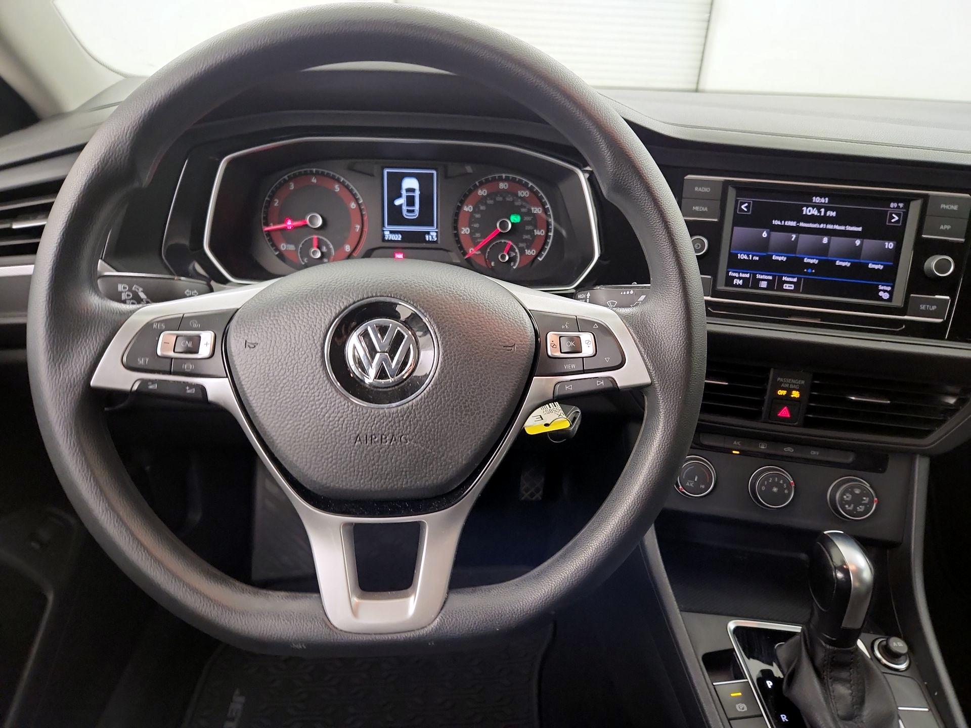 Thumbnail: 2019 Volkswagen Jetta - 10