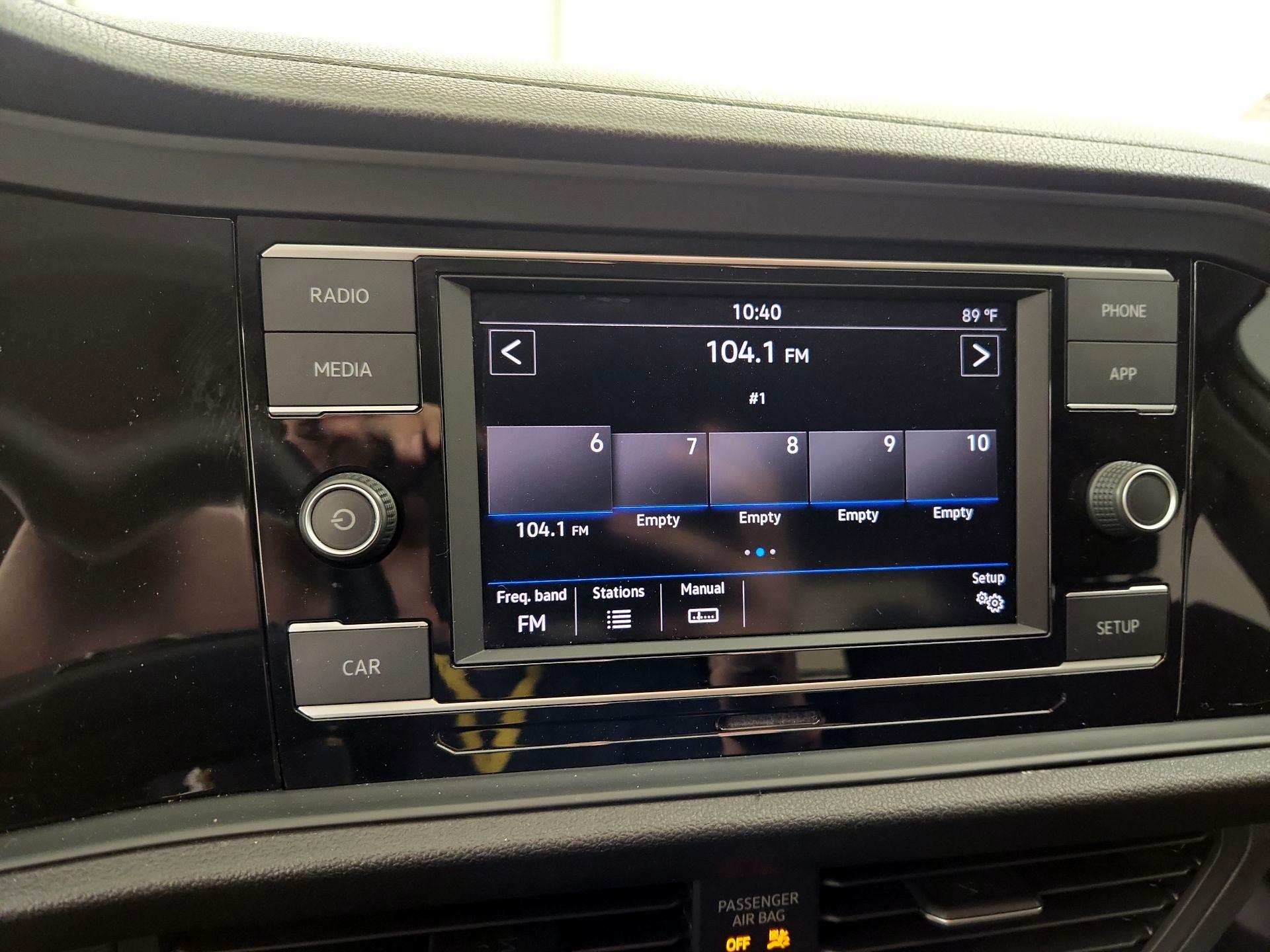 Thumbnail: 2019 Volkswagen Jetta - 15