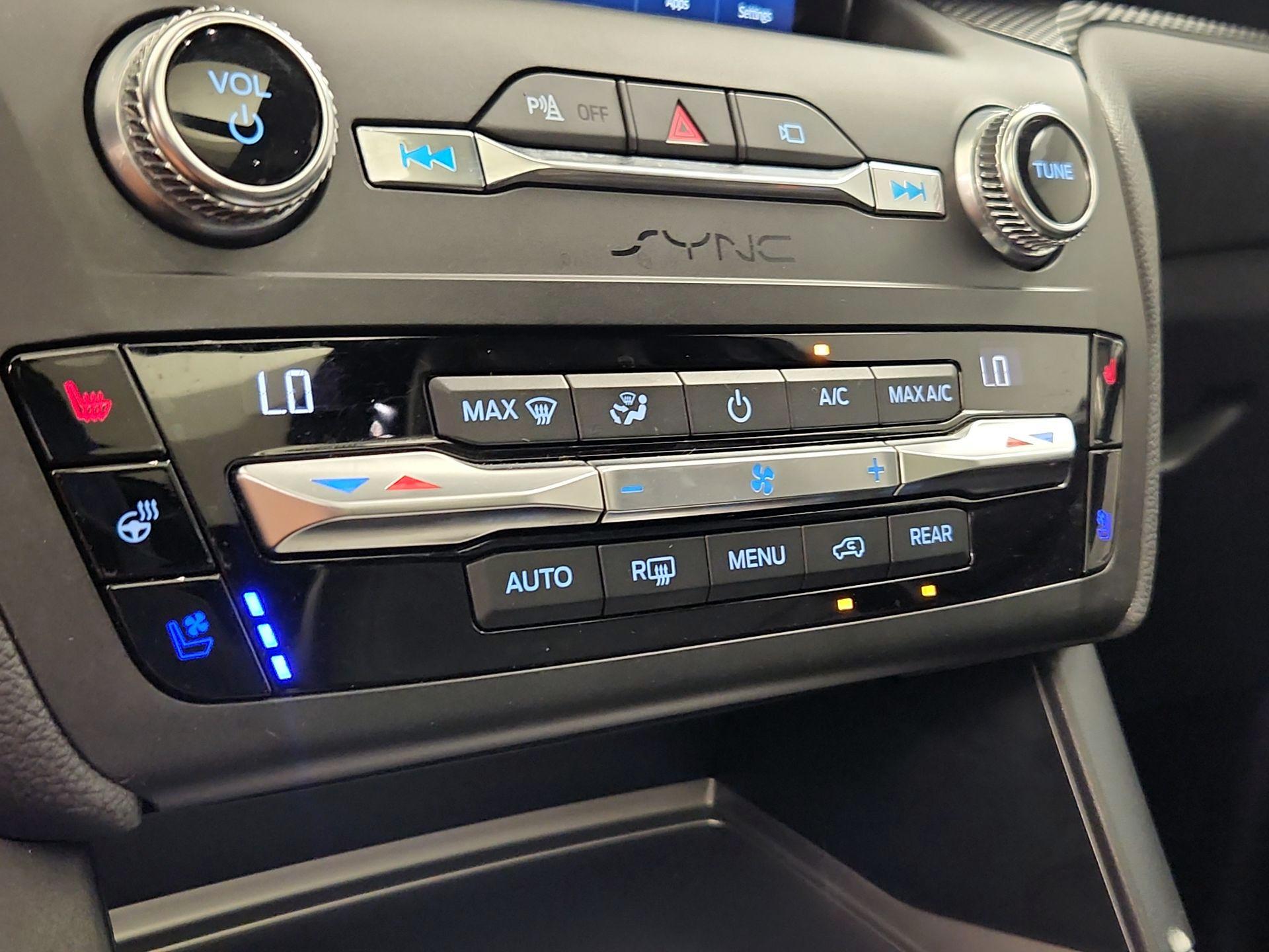 Thumbnail: 2020 Ford Explorer - 17