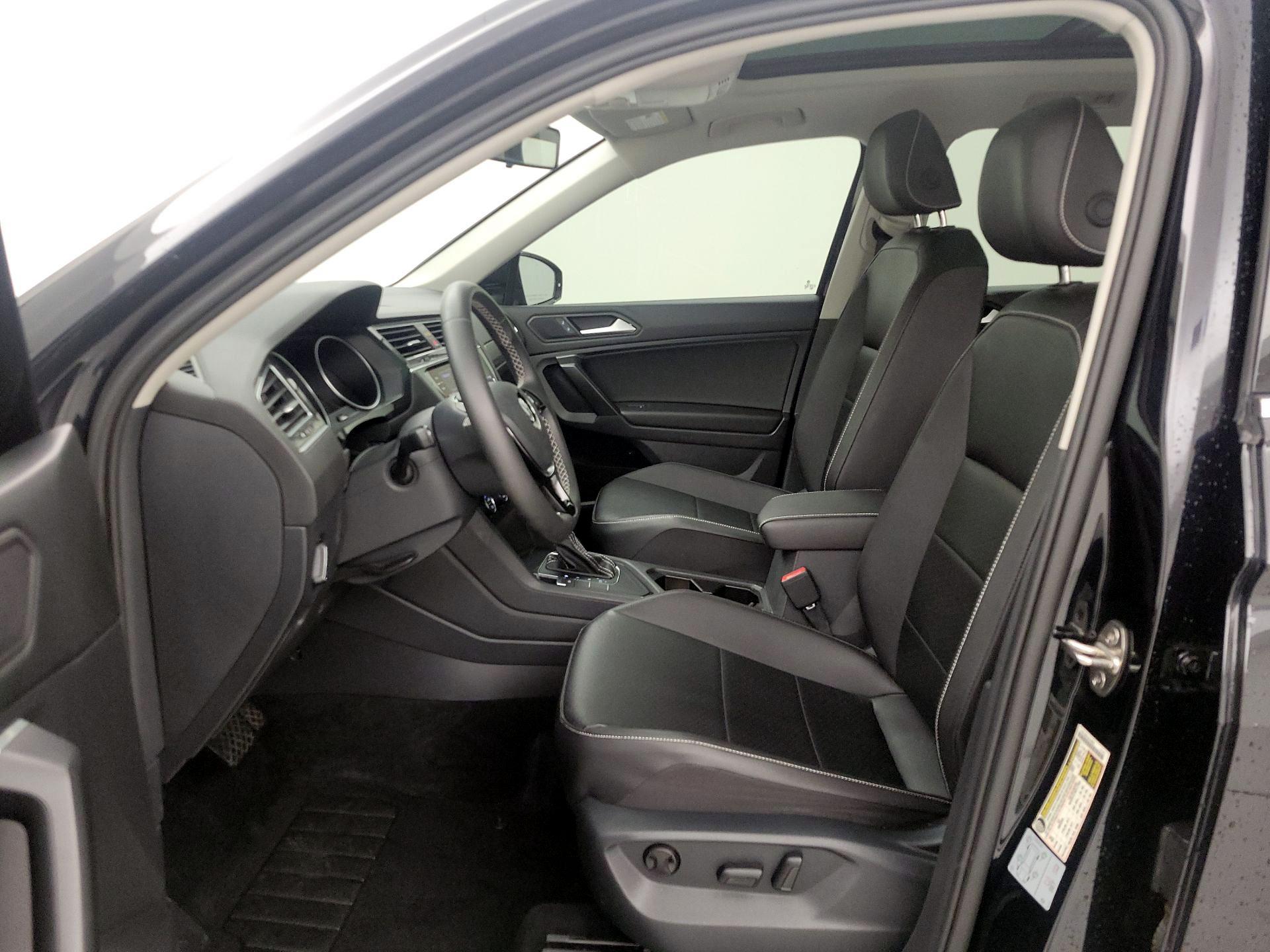 Thumbnail: 2021 Volkswagen Tiguan - 11