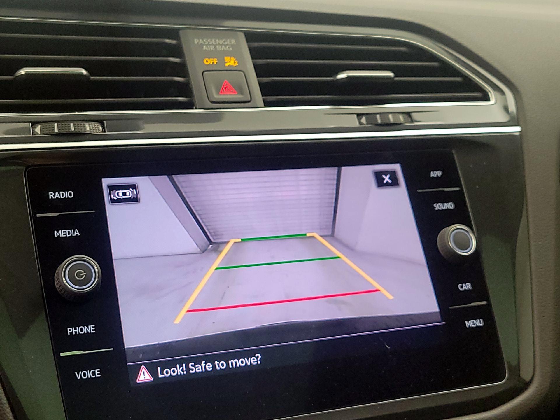 Thumbnail: 2021 Volkswagen Tiguan - 14
