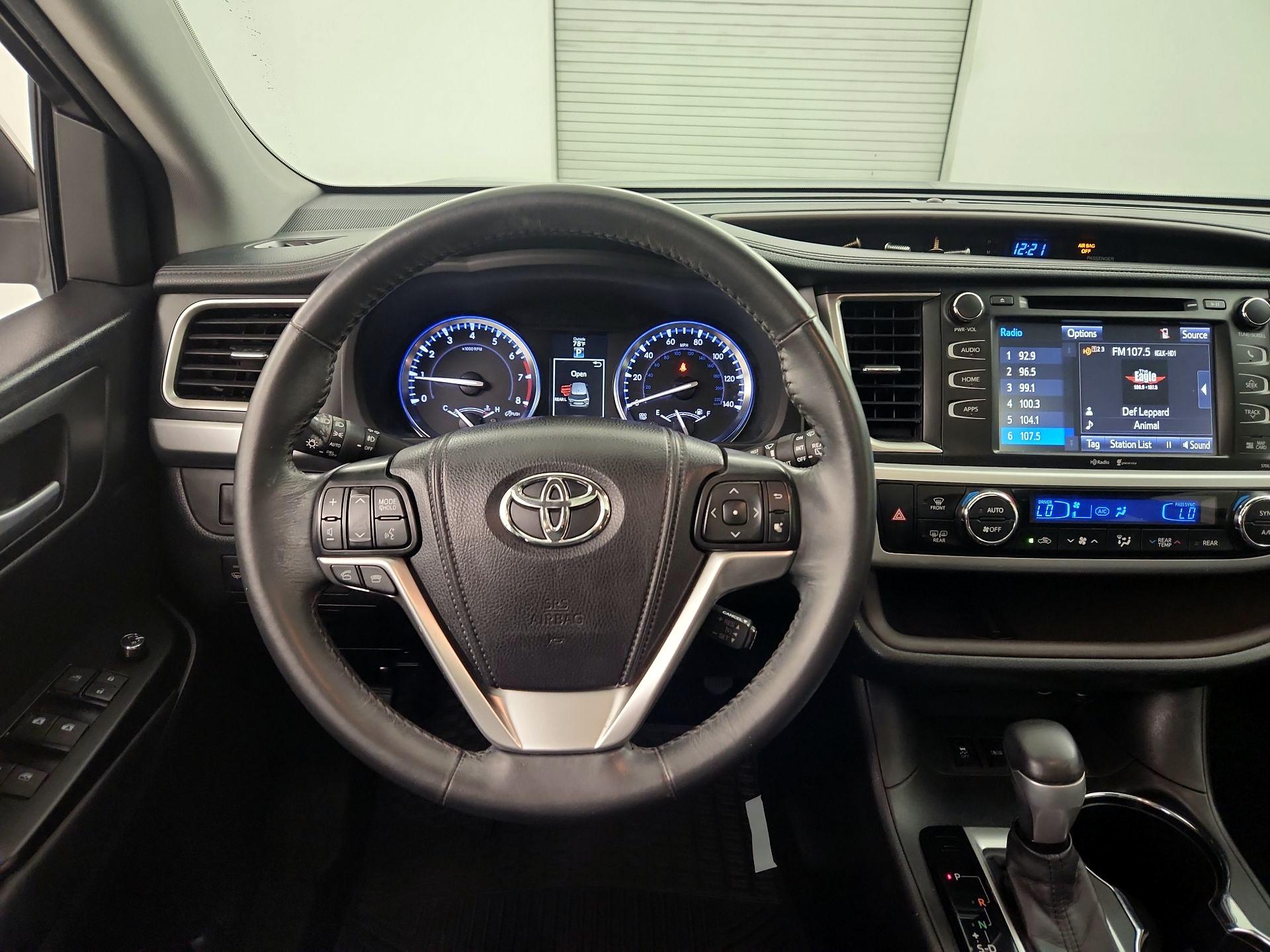 Thumbnail: 2014 Toyota Highlander - 10